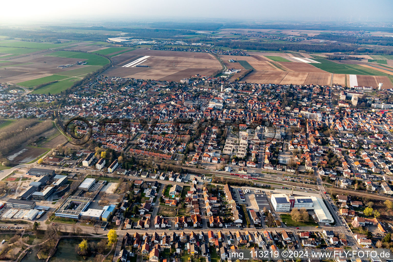 Vue aérienne de Kandel dans le département Rhénanie-Palatinat, Allemagne