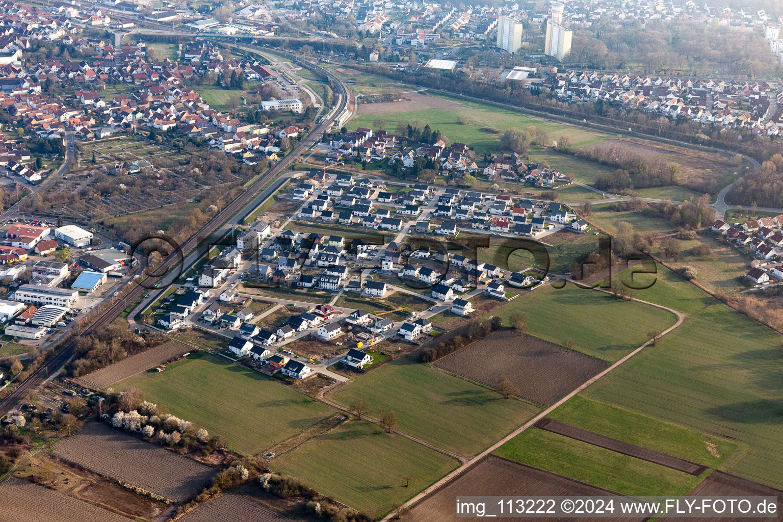 Wörth am Rhein dans le département Rhénanie-Palatinat, Allemagne vue du ciel