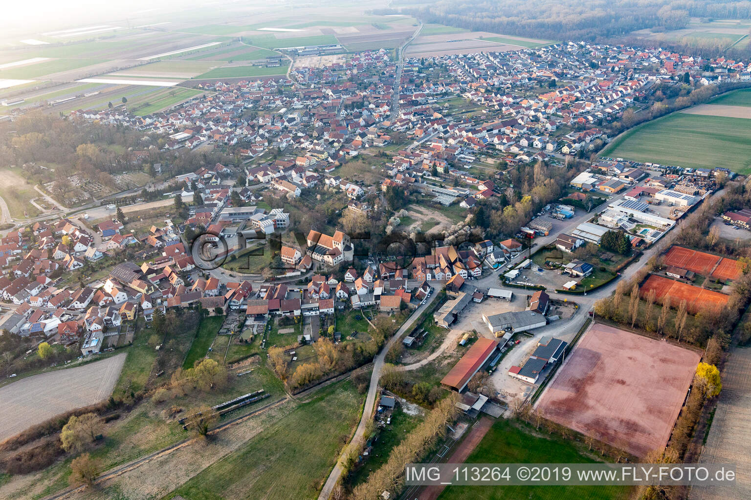 Enregistrement par drone de Hördt dans le département Rhénanie-Palatinat, Allemagne