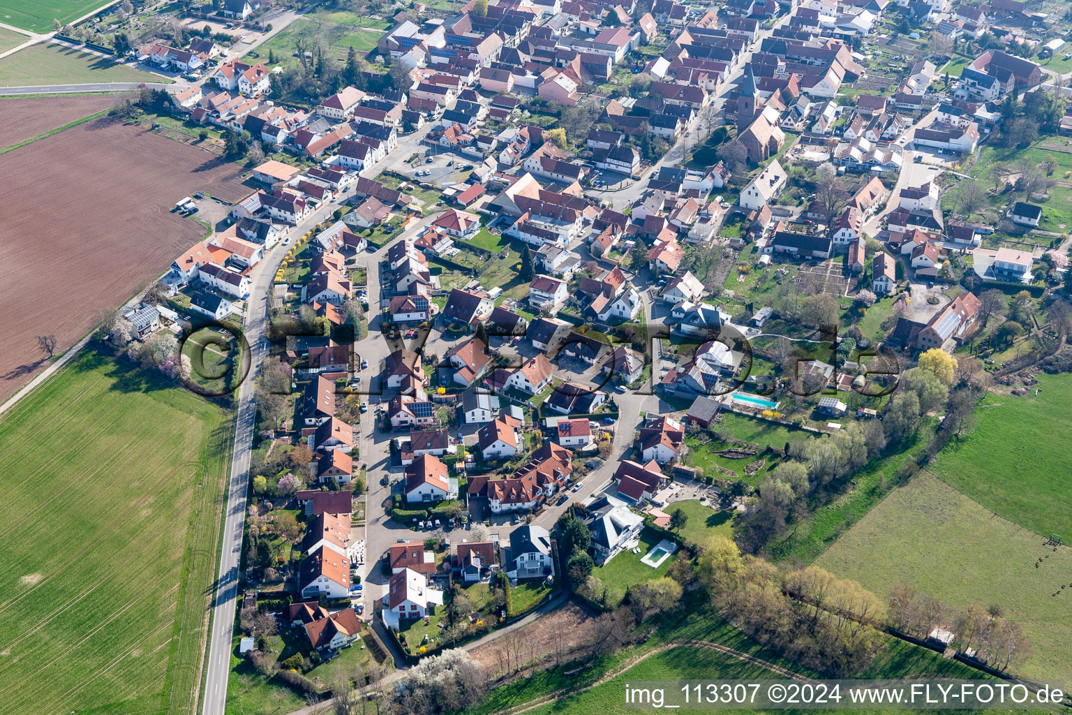 Vue d'oiseau de Rohrbach dans le département Rhénanie-Palatinat, Allemagne