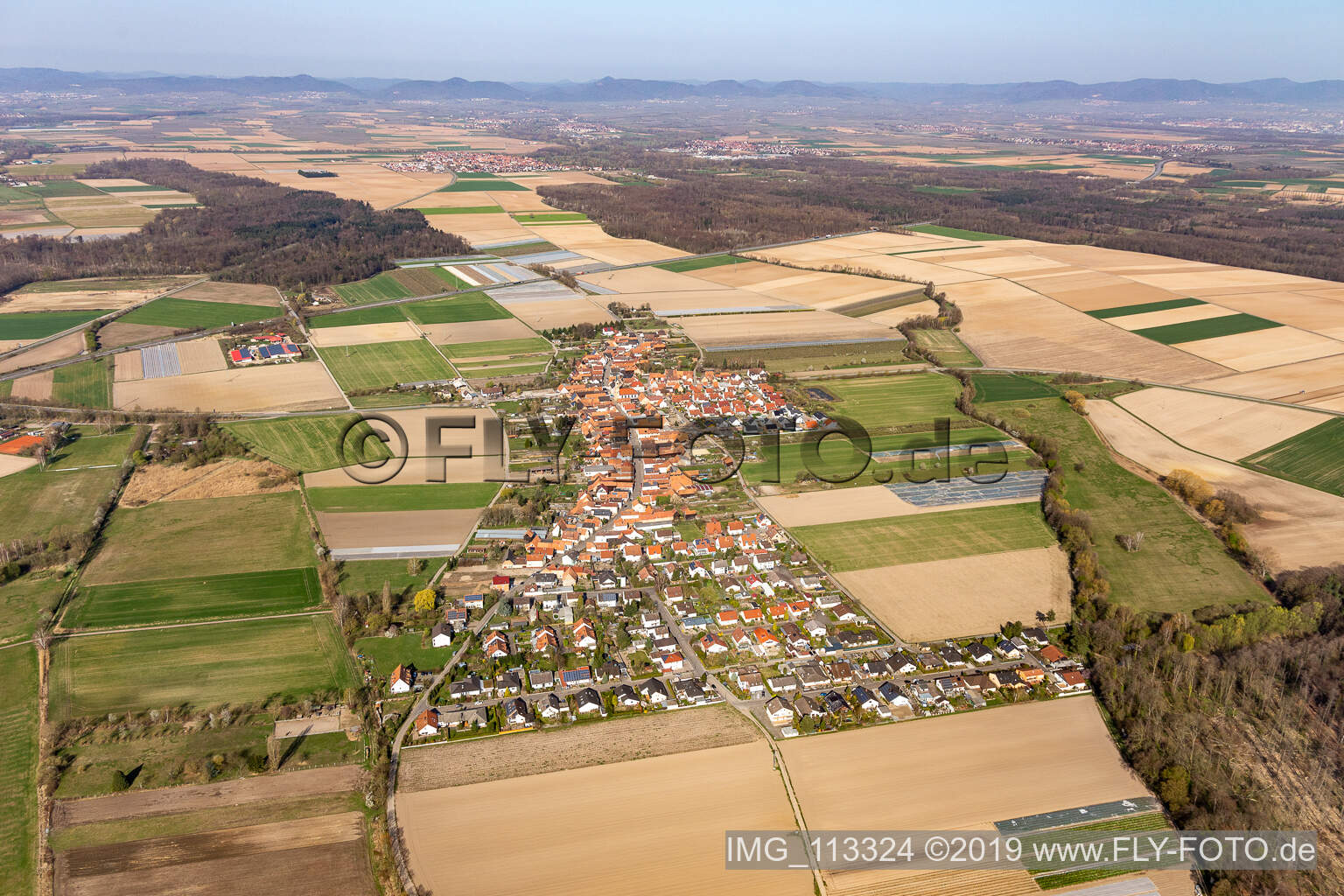 Image drone de Erlenbach bei Kandel dans le département Rhénanie-Palatinat, Allemagne