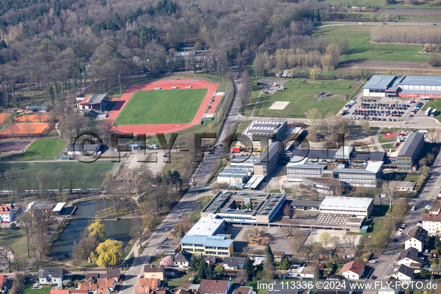 Vue aérienne de Stade à Kandel dans le département Rhénanie-Palatinat, Allemagne