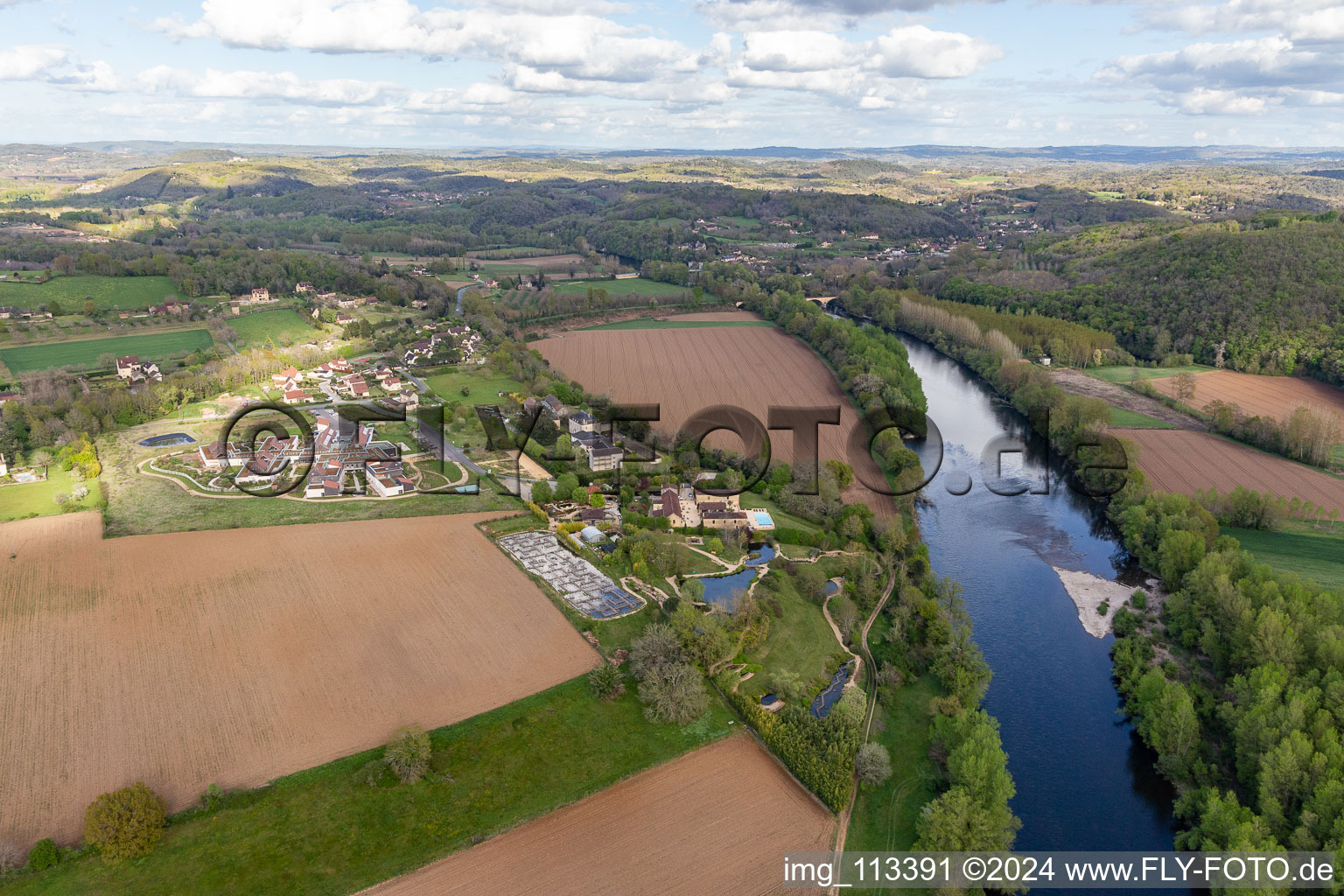 Vue aérienne de Les jardins d'eau de Carsac à Carsac-Aillac dans le département Dordogne, France