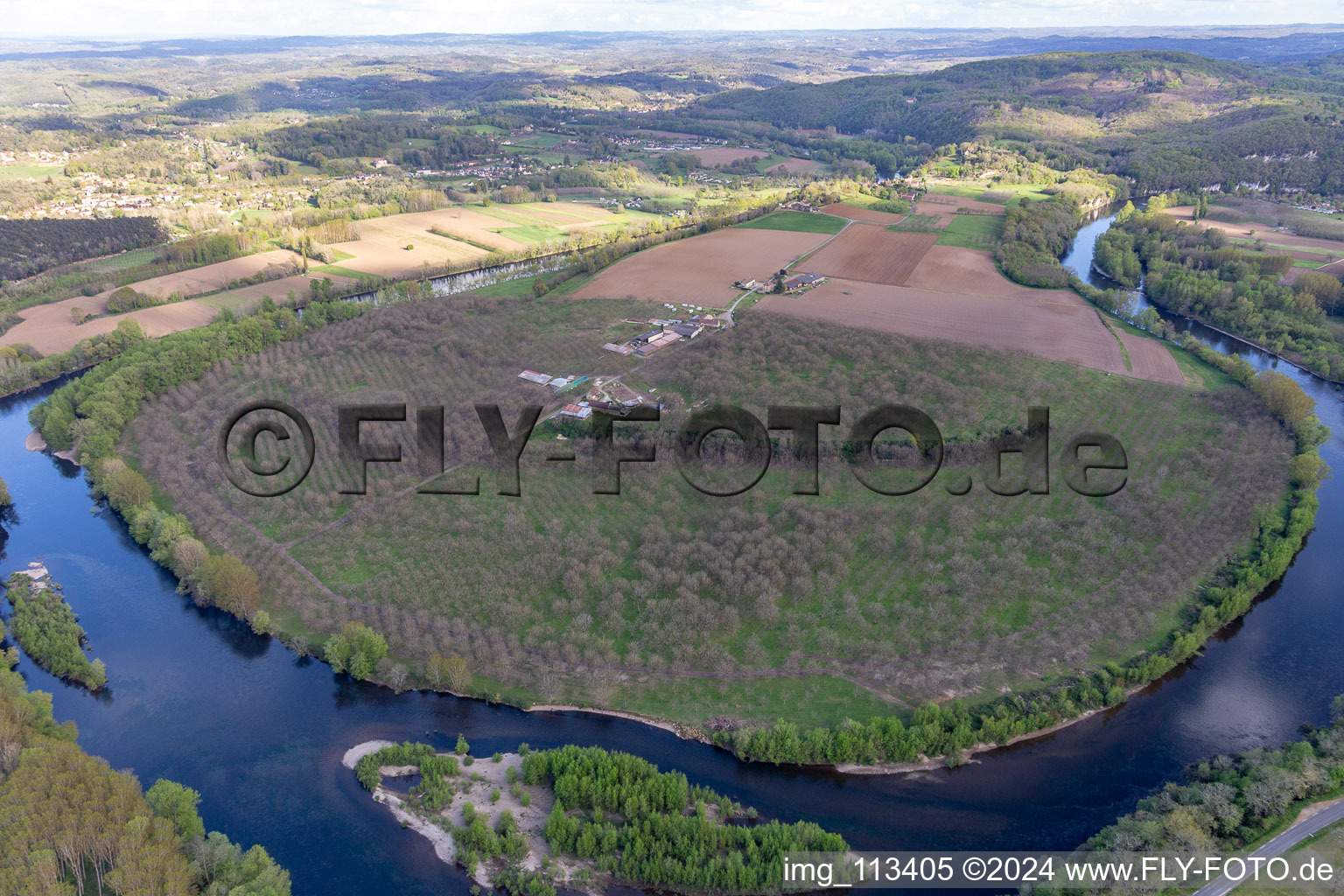 Vue aérienne de Cingle de Montfort, boucle de la Dordogne à Vitrac dans le département Dordogne, France