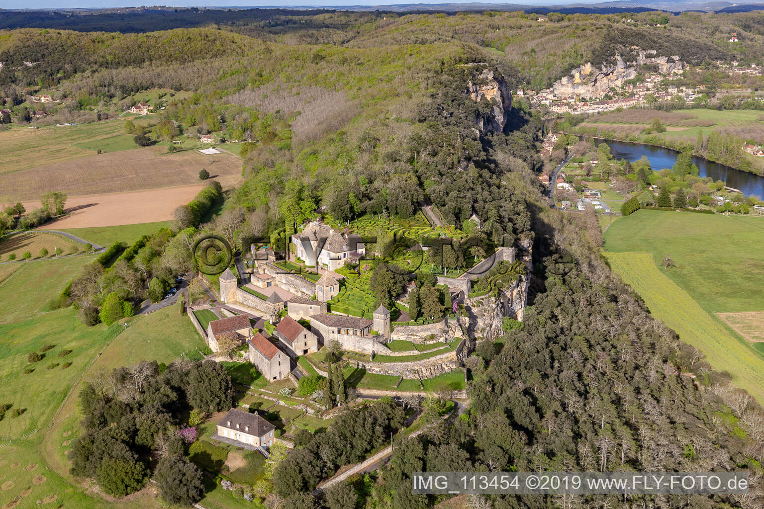 Vue oblique de Parc du Château de Marqueyssac Château au dessus de la Dordogne à Vezac à Vézac dans le département Dordogne, France