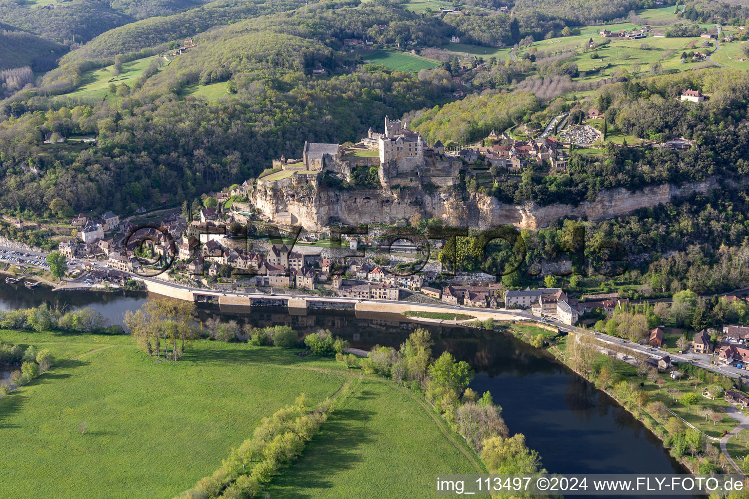 Photographie aérienne de Château de Beynac à Beynac-et-Cazenac dans le département Dordogne, France