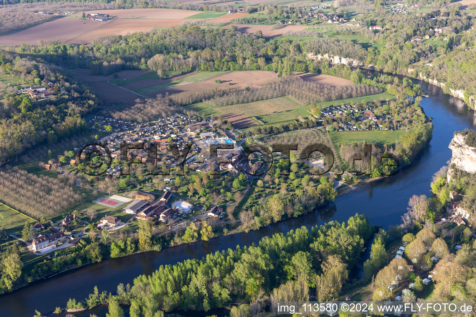 Camping Soleil-Plage en Dordogne à Vitrac dans le département Dordogne, France d'en haut
