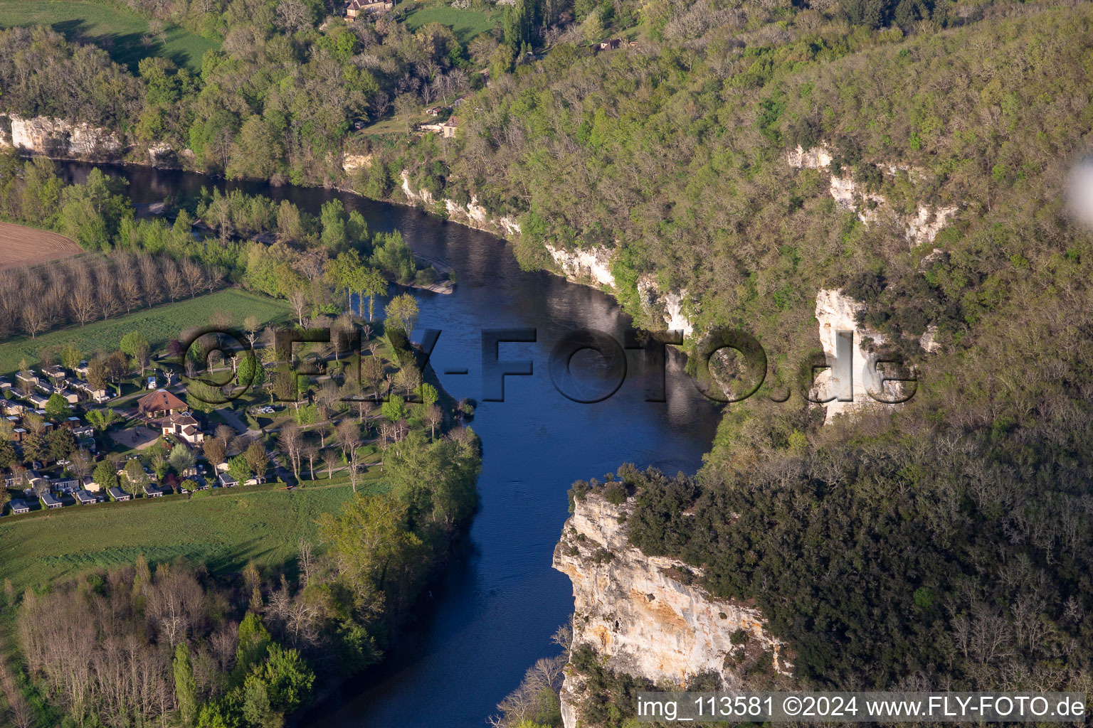Camping Soleil-Plage en Dordogne à Vitrac dans le département Dordogne, France hors des airs