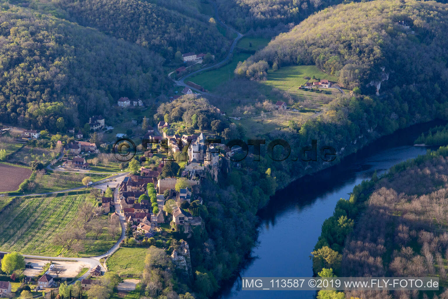 Photographie aérienne de Montfort à Vitrac dans le département Dordogne, France