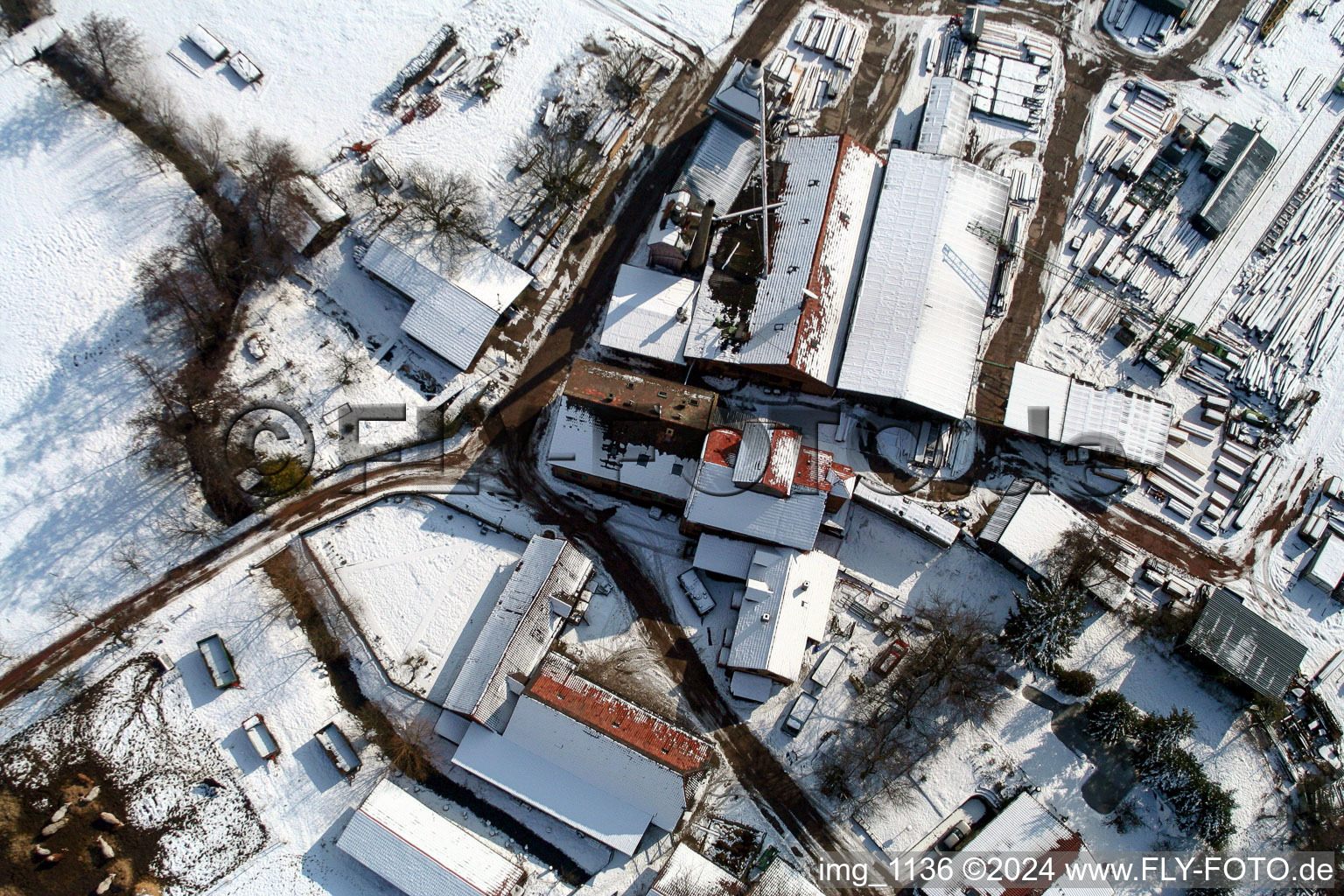 Vue aérienne de Moulin Schaidter à le quartier Schaidt in Wörth am Rhein dans le département Rhénanie-Palatinat, Allemagne