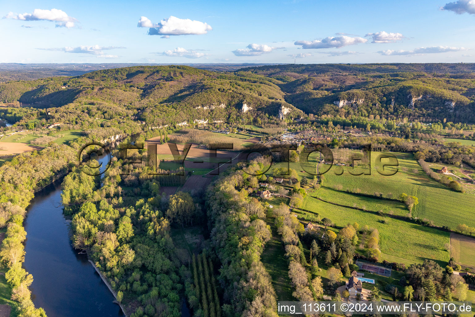 Vue aérienne de Falaises du Cingle du Montfort à Carsac-Aillac dans le département Dordogne, France