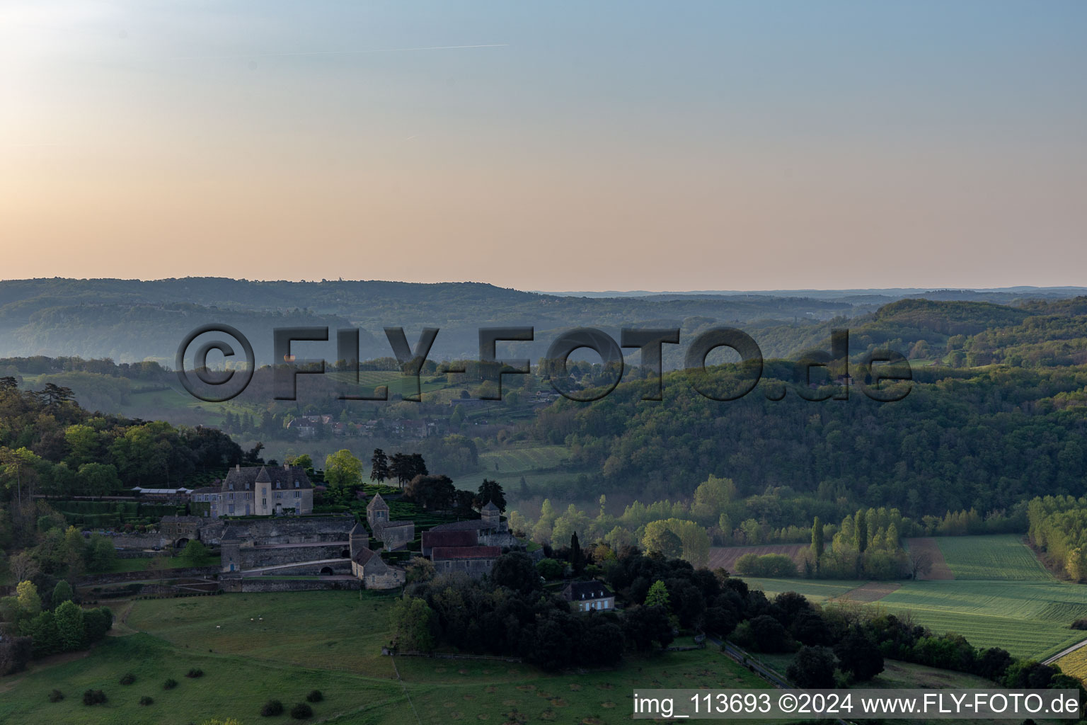 Vue aérienne de Château de Fayrac à Castelnaud-la-Chapelle dans le département Dordogne, France