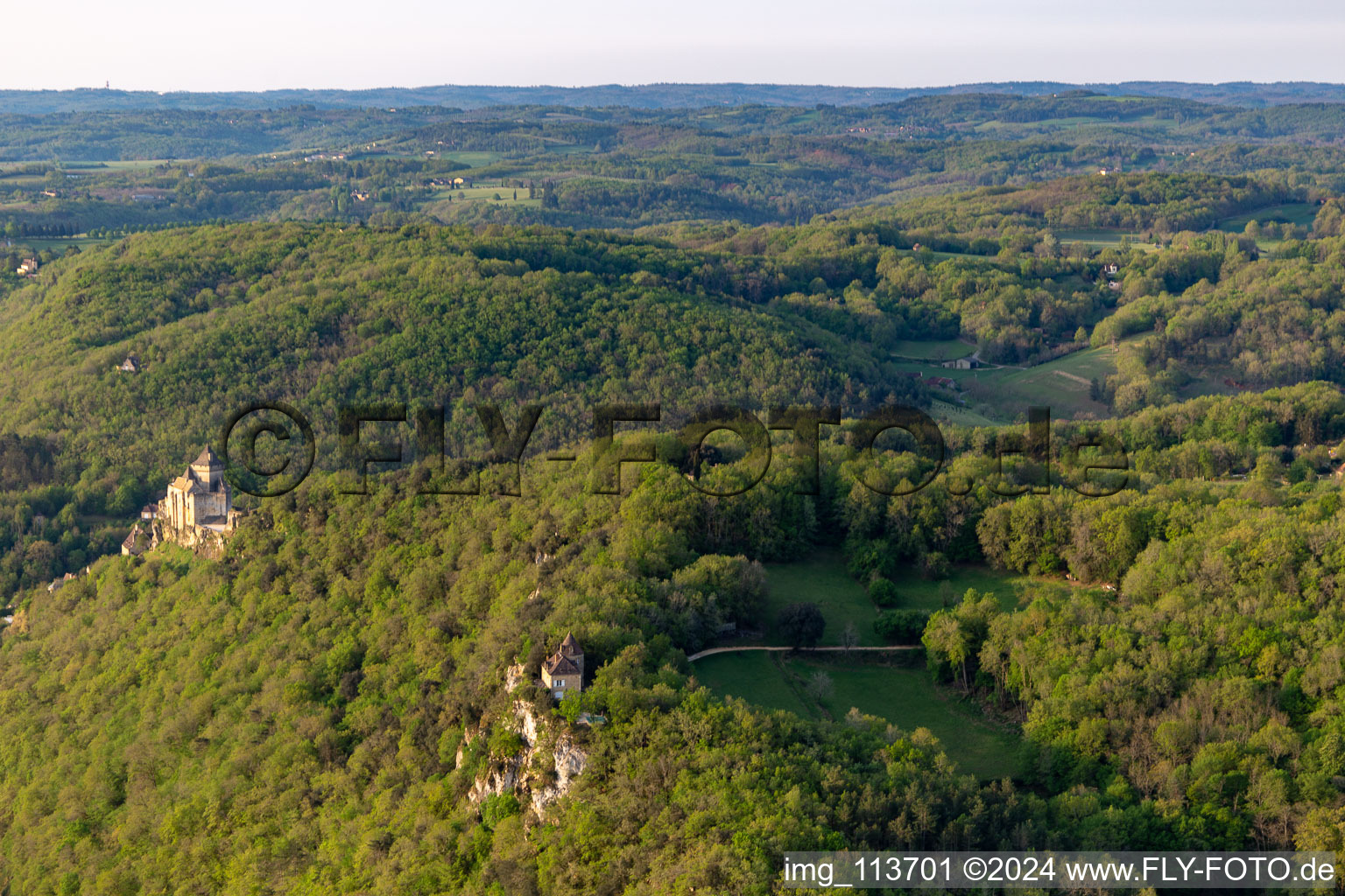 Vue aérienne de Château de Castelnaud La Chapelle à Castelnaud-la-Chapelle dans le département Dordogne, France