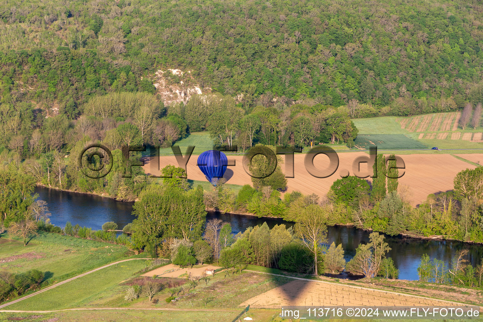 Vue oblique de Allas-les-Mines dans le département Dordogne, France