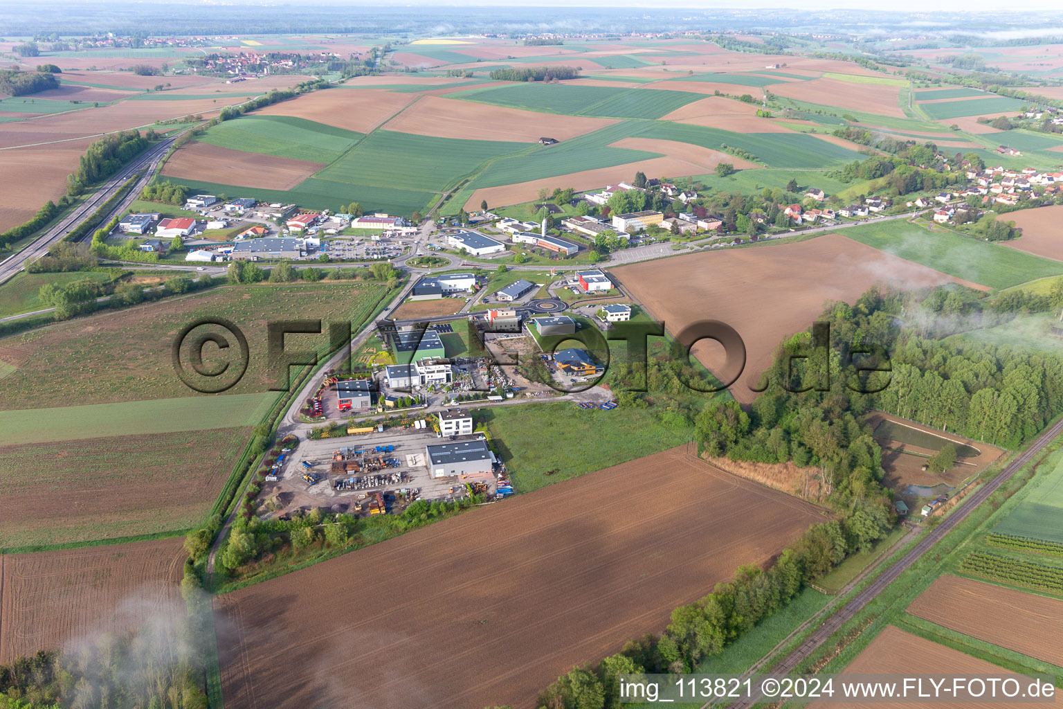 Soultz-sous-Forêts dans le département Bas Rhin, France du point de vue du drone