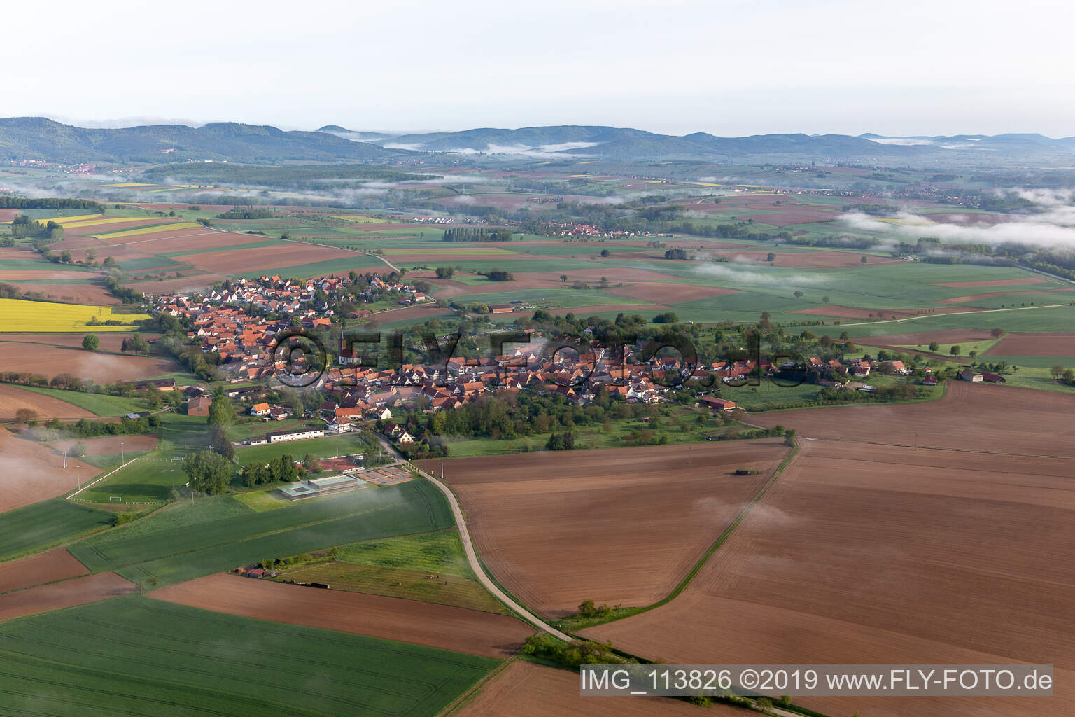 Enregistrement par drone de Hunspach dans le département Bas Rhin, France