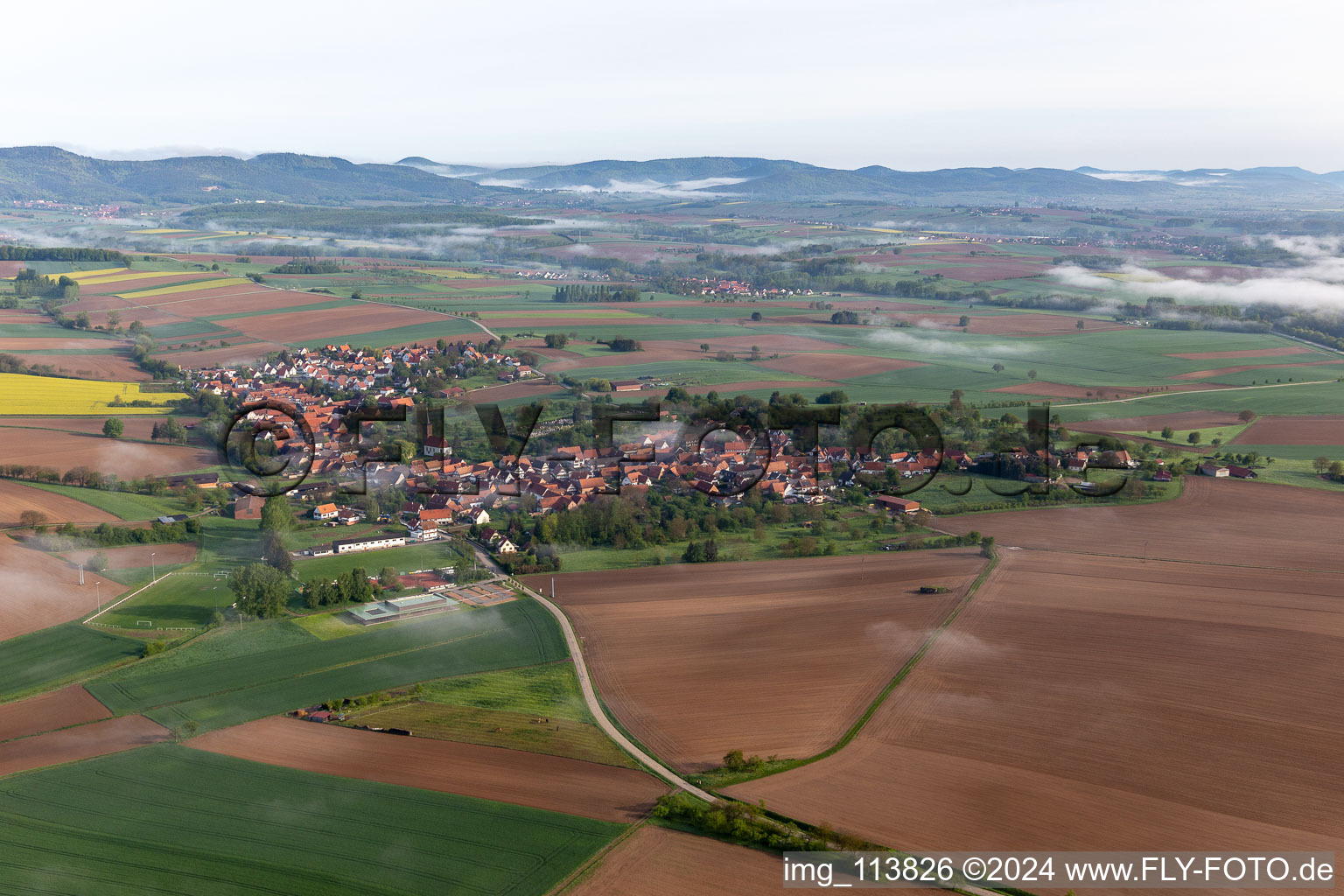 Enregistrement par drone de Hunspach dans le département Bas Rhin, France