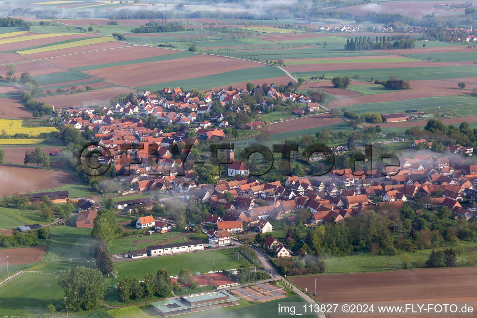 Image drone de Hunspach dans le département Bas Rhin, France