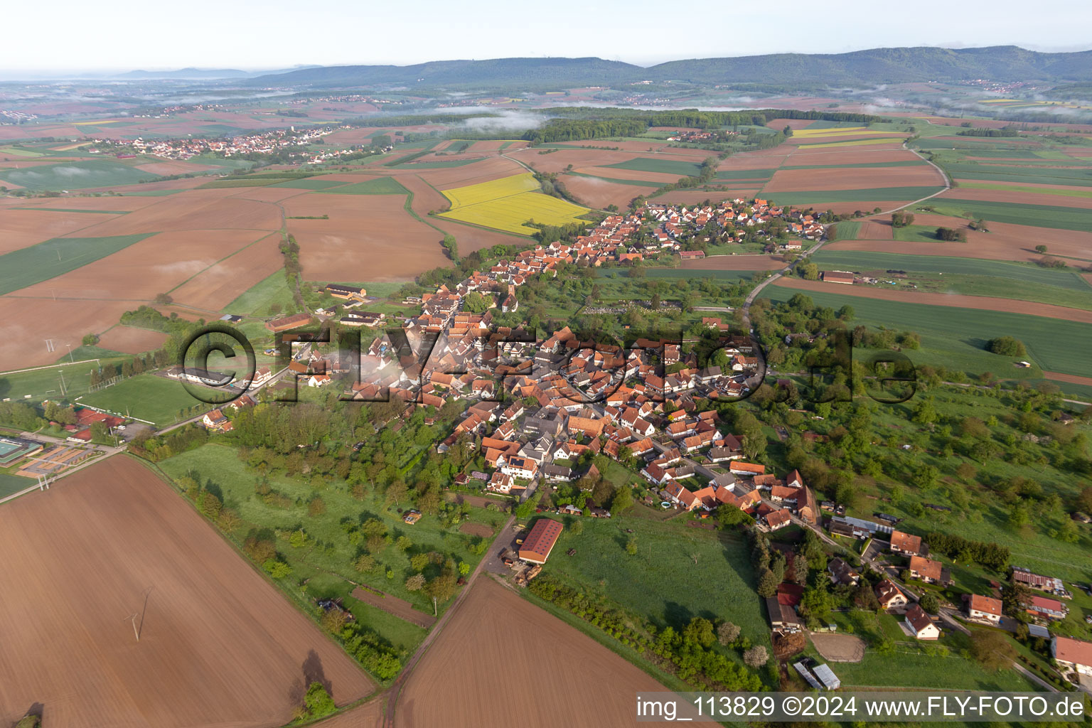 Hunspach dans le département Bas Rhin, France d'un drone