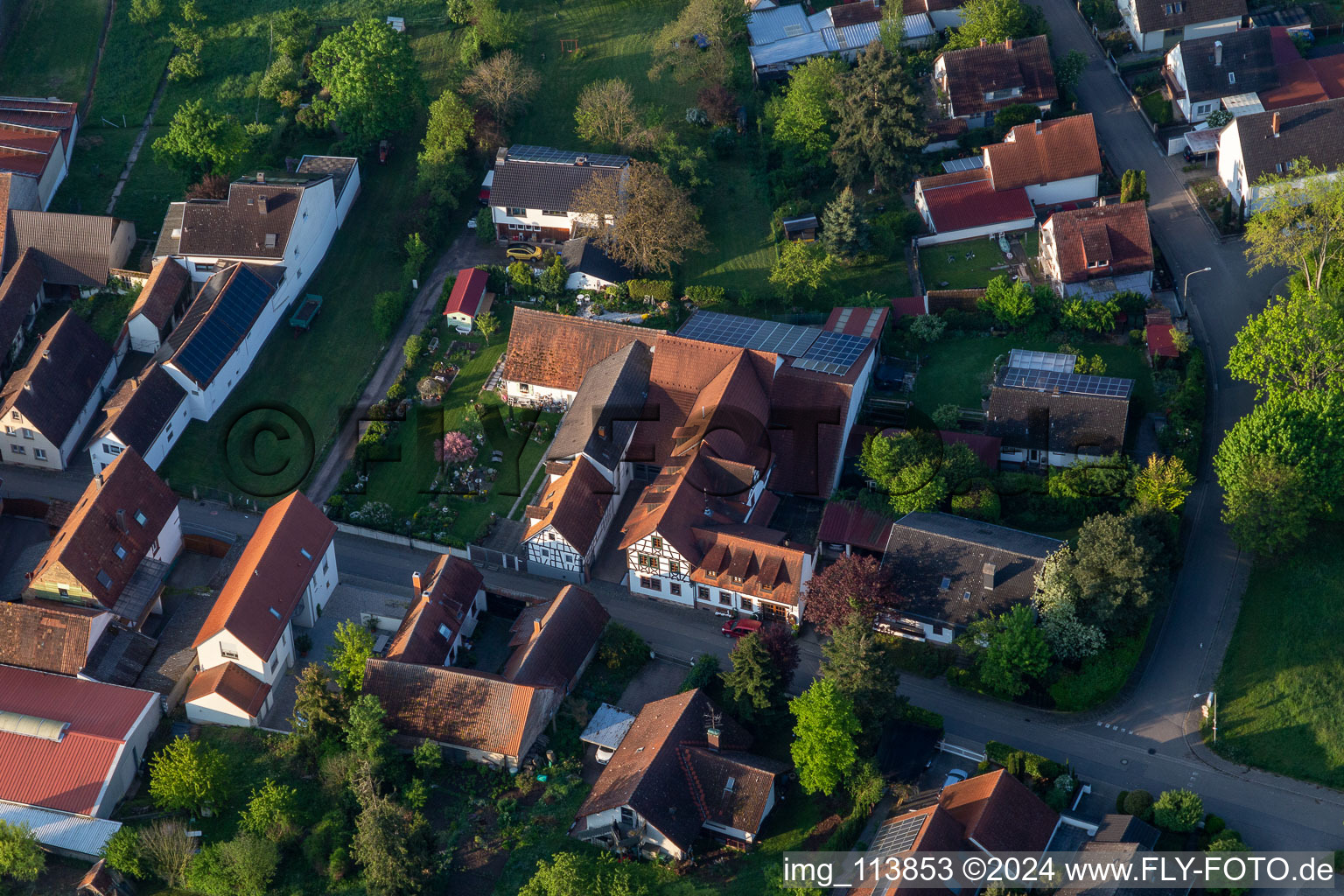 Photographie aérienne de Domaine viticole et bar à vin Vogler à le quartier Heuchelheim in Heuchelheim-Klingen dans le département Rhénanie-Palatinat, Allemagne