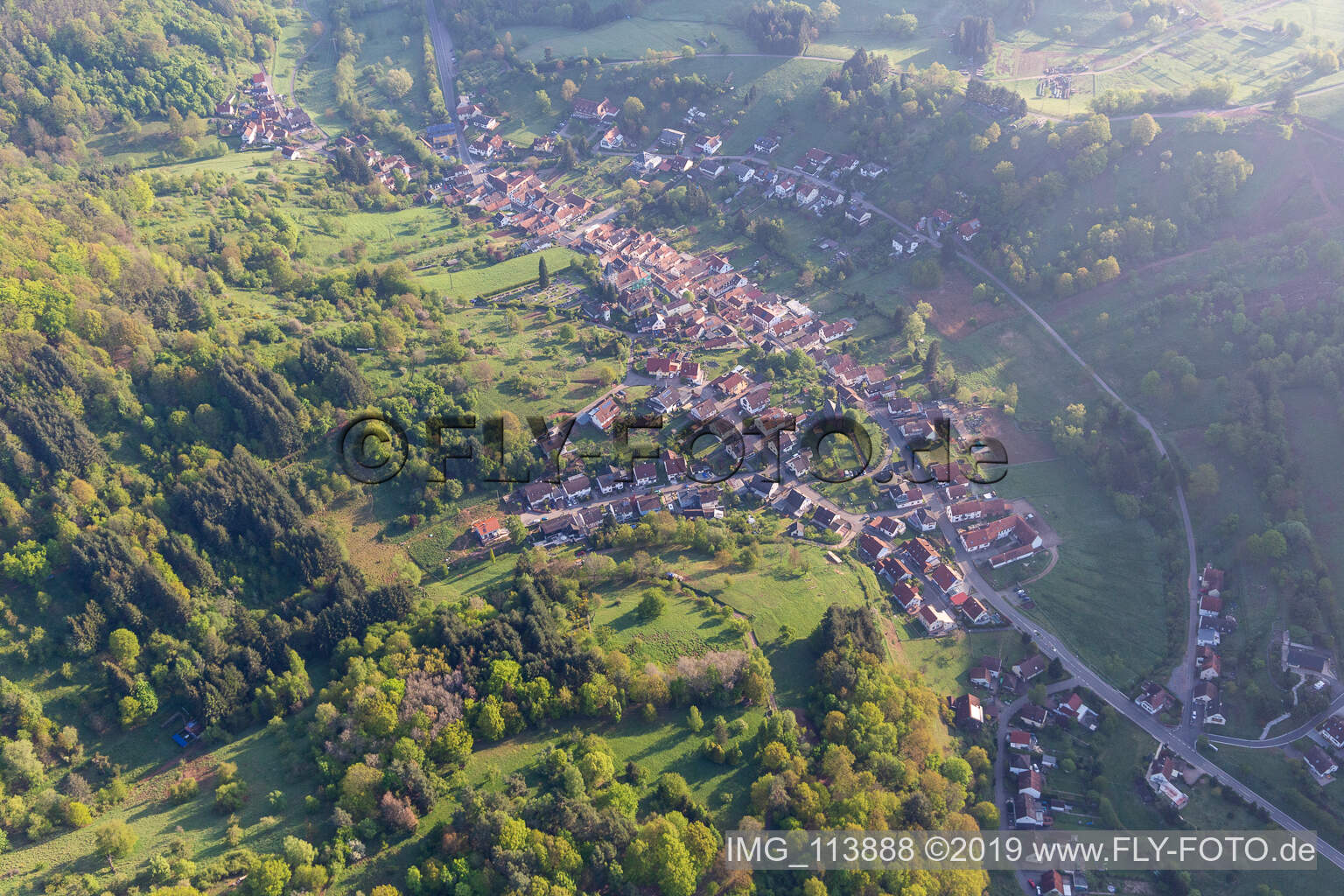 Dernbach dans le département Rhénanie-Palatinat, Allemagne vue d'en haut