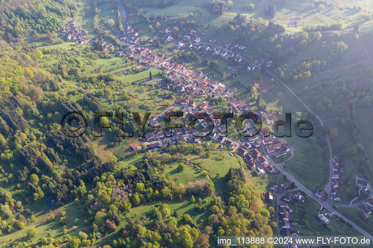 Dernbach dans le département Rhénanie-Palatinat, Allemagne vue d'en haut