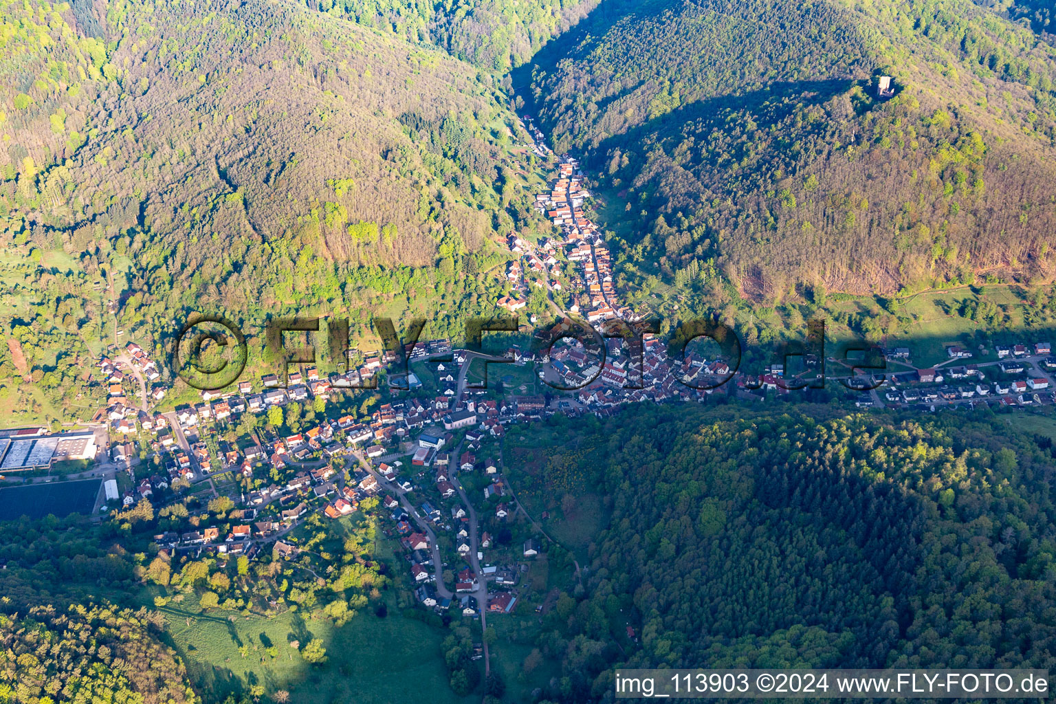 Ramberg dans le département Rhénanie-Palatinat, Allemagne vue du ciel