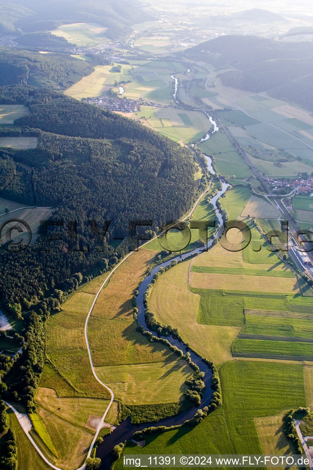 Vue aérienne de Boucle courbe des zones riveraines le long du Danube à Immendingen dans le département Bade-Wurtemberg, Allemagne