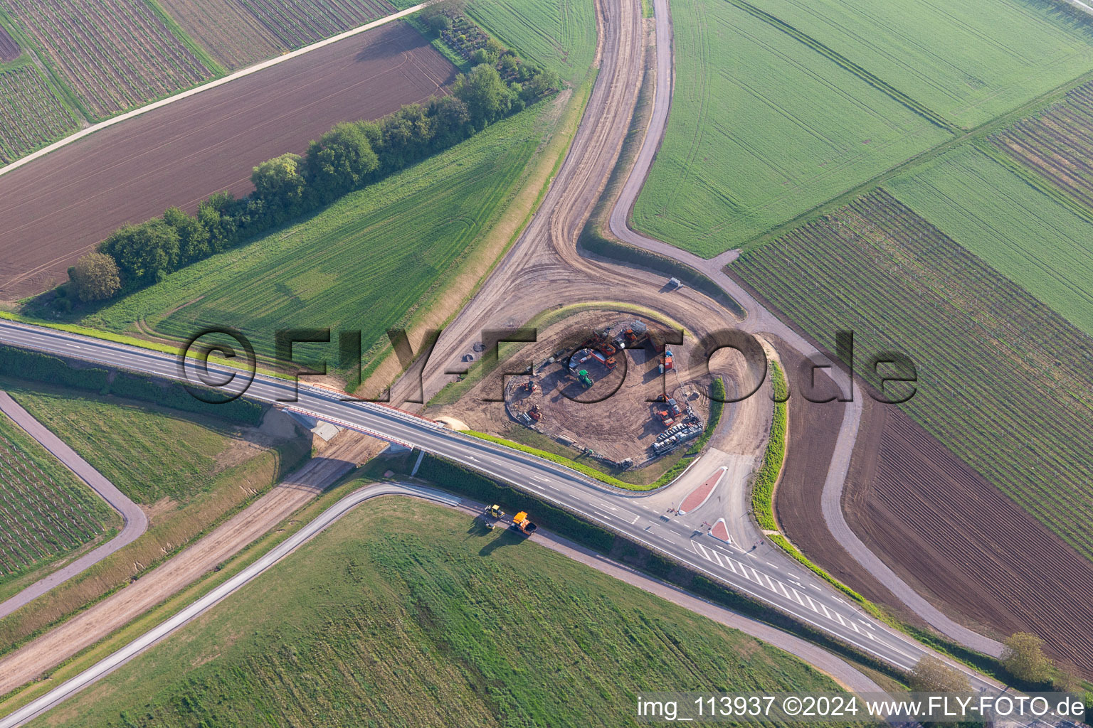 Vue aérienne de Contourner le chantier à Impflingen dans le département Rhénanie-Palatinat, Allemagne