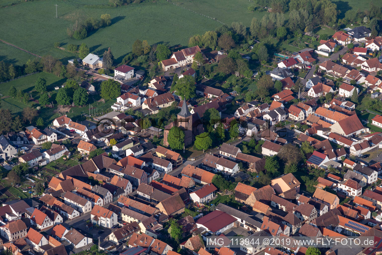Vue aérienne de Église ev. à Rohrbach dans le département Rhénanie-Palatinat, Allemagne