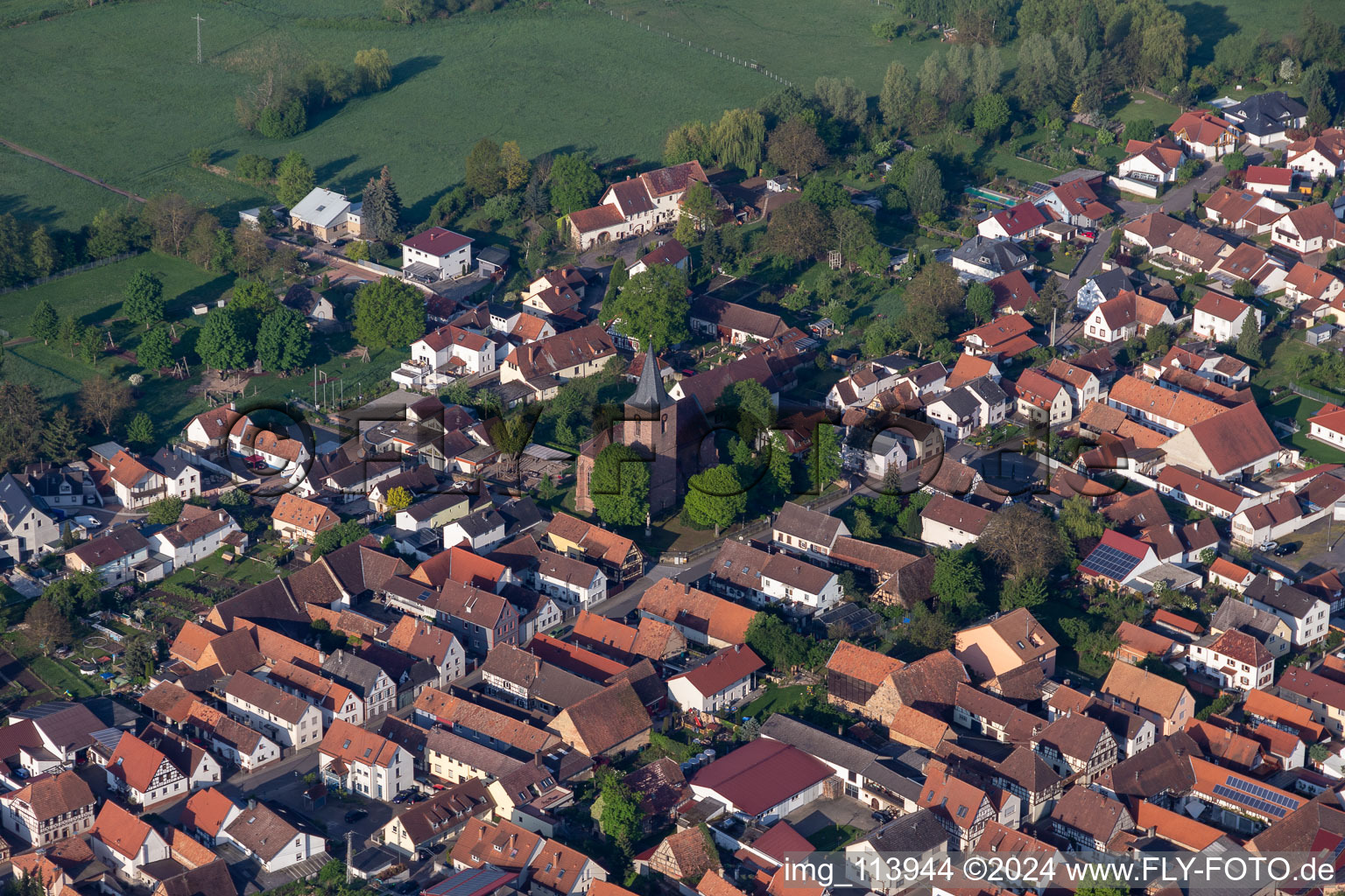 Vue aérienne de Ev. église à Rohrbach dans le département Rhénanie-Palatinat, Allemagne