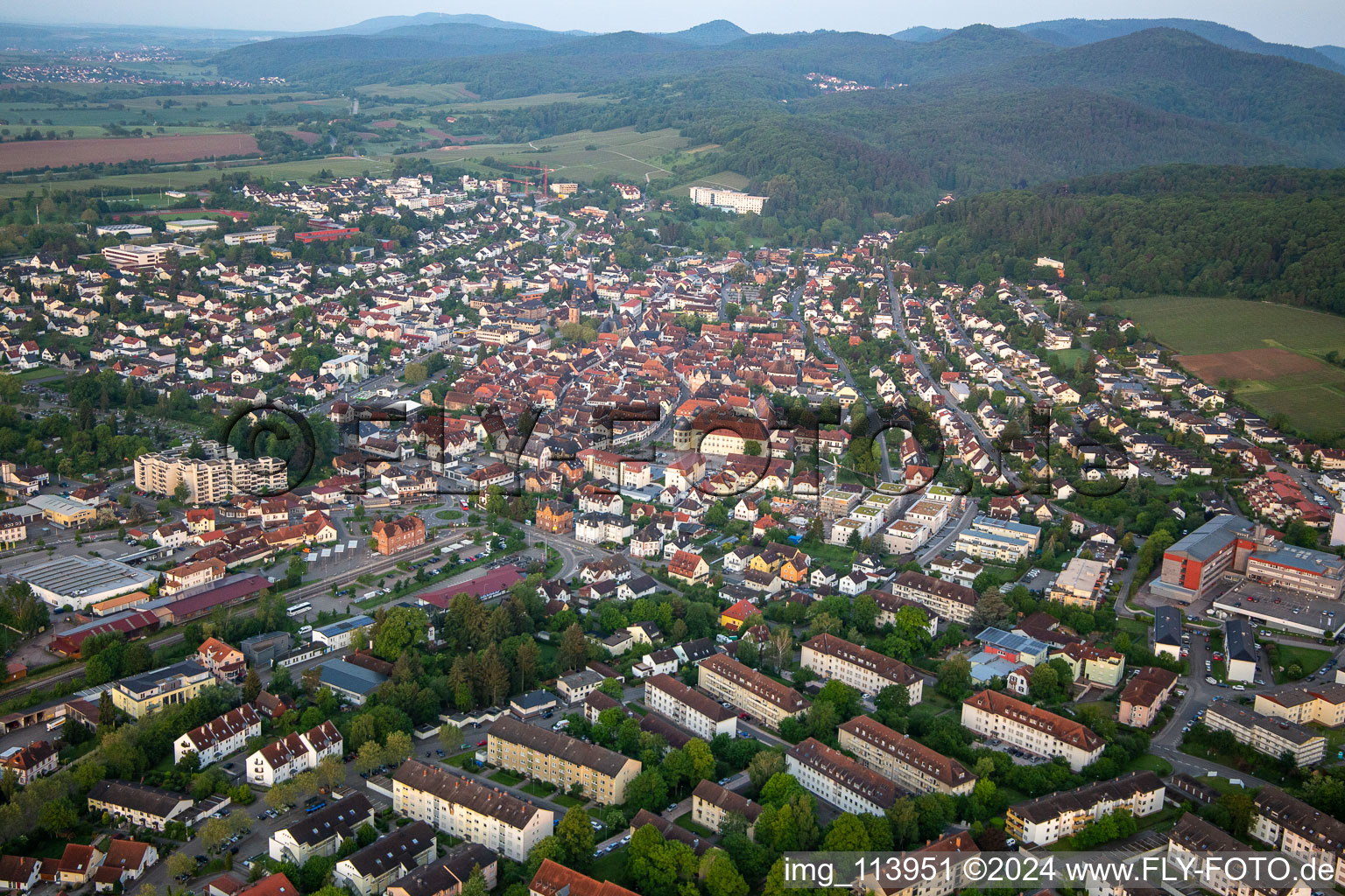 Bad Bergzabern dans le département Rhénanie-Palatinat, Allemagne d'un drone