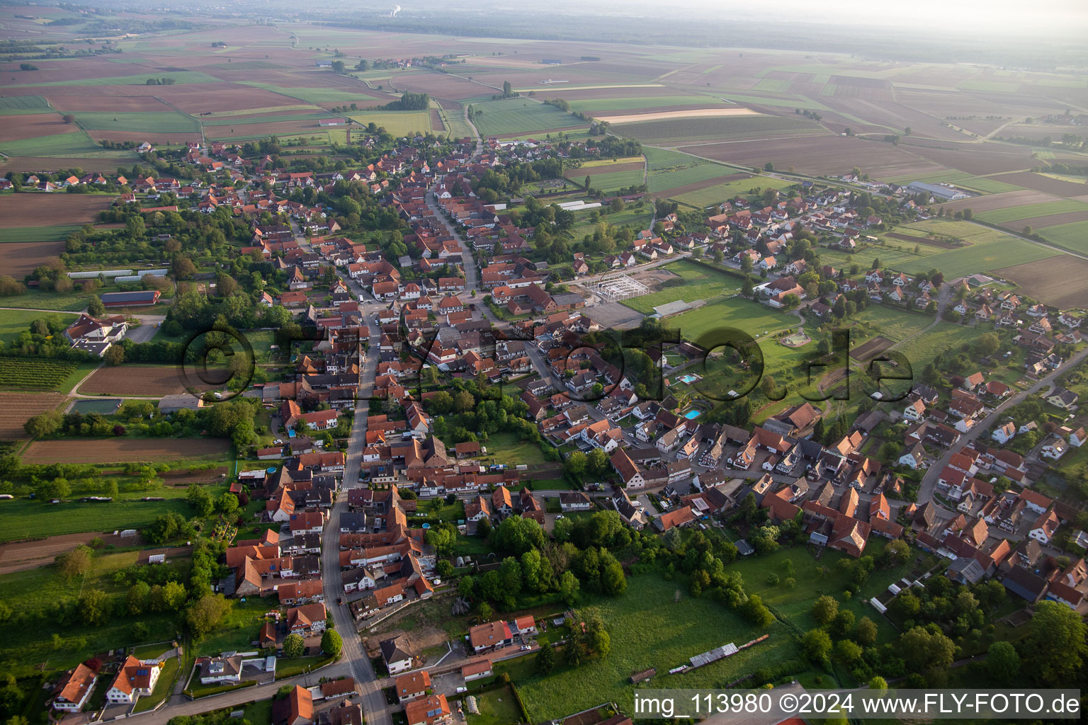 Seebach dans le département Bas Rhin, France du point de vue du drone