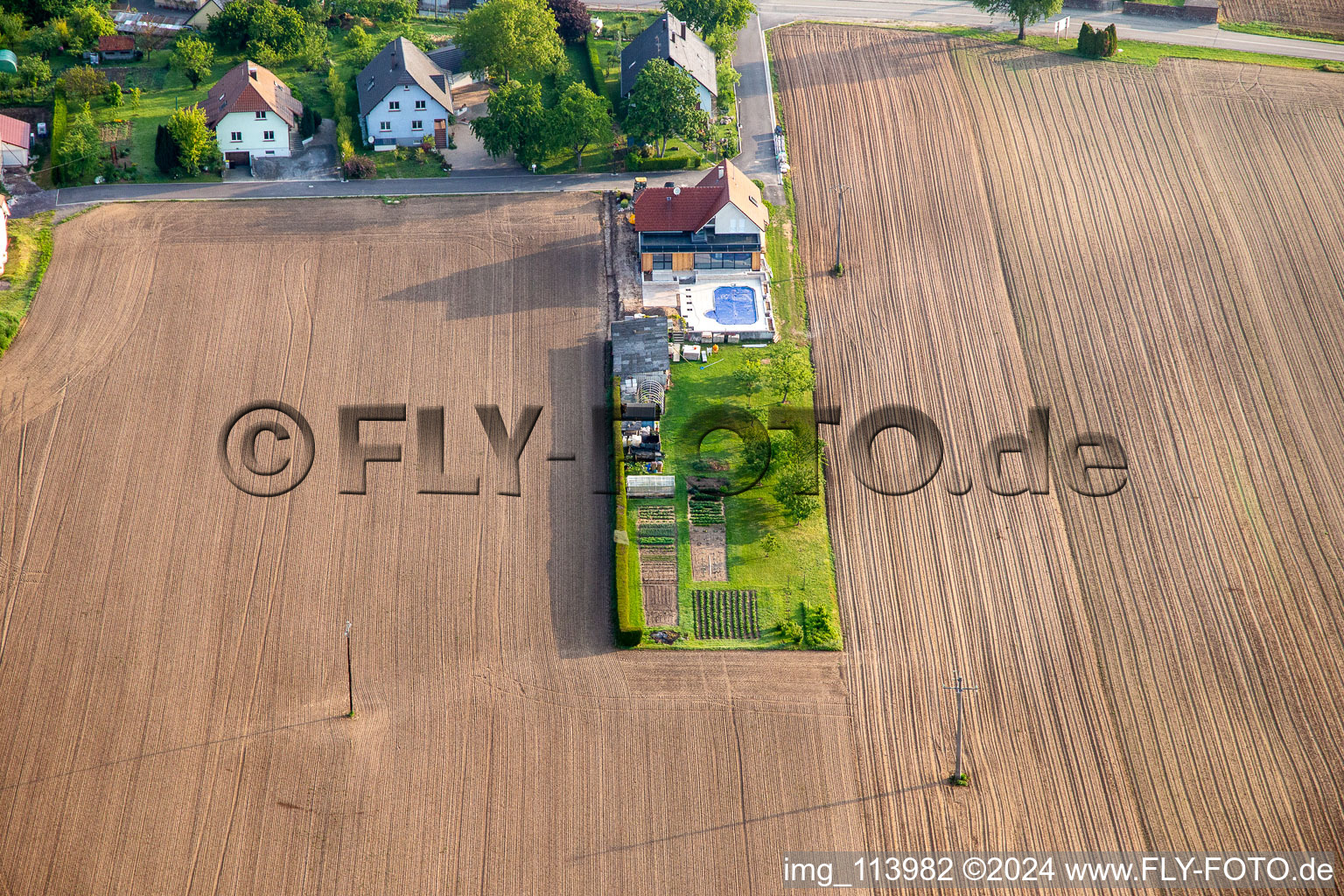 Salmbach dans le département Bas Rhin, France d'un drone