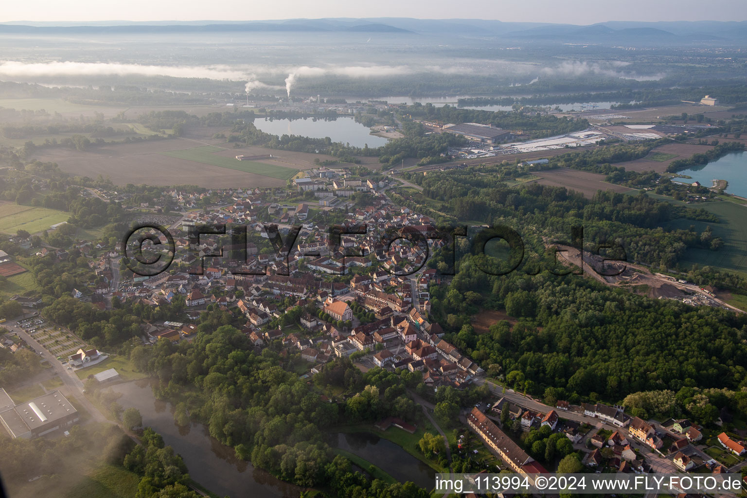 Lauterbourg dans le département Bas Rhin, France du point de vue du drone