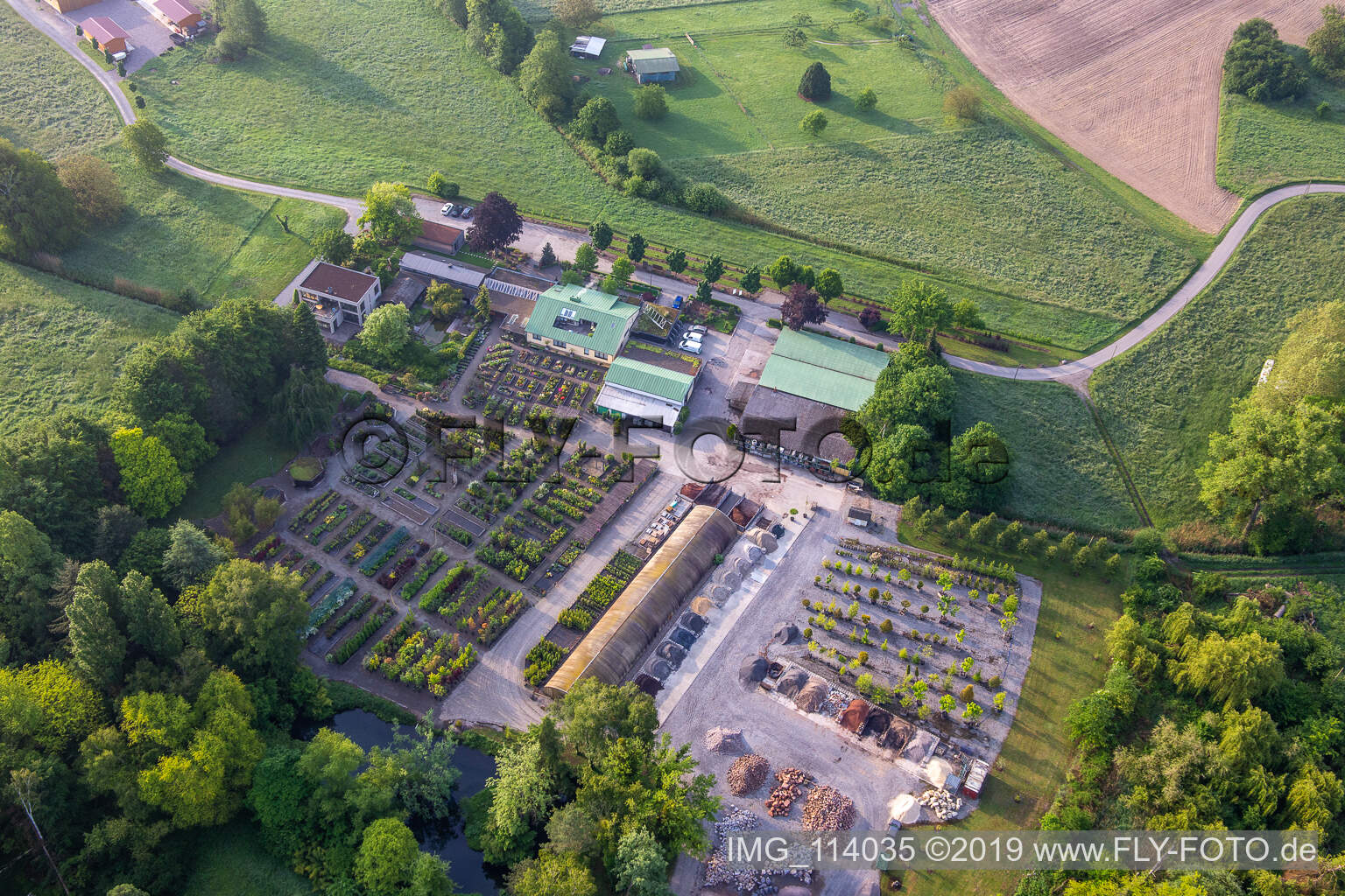 Enregistrement par drone de Pépinière Bienwald / Greentec à Berg dans le département Rhénanie-Palatinat, Allemagne