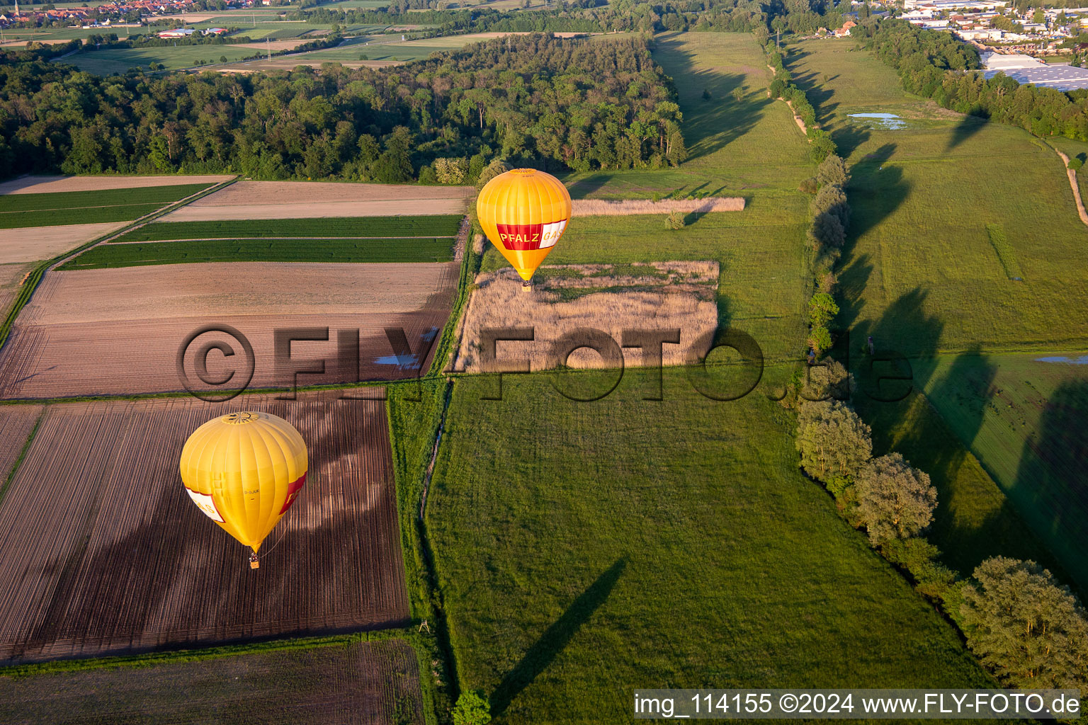 Vue aérienne de Ballons jumeaux Pfalzgas à Steinweiler dans le département Rhénanie-Palatinat, Allemagne