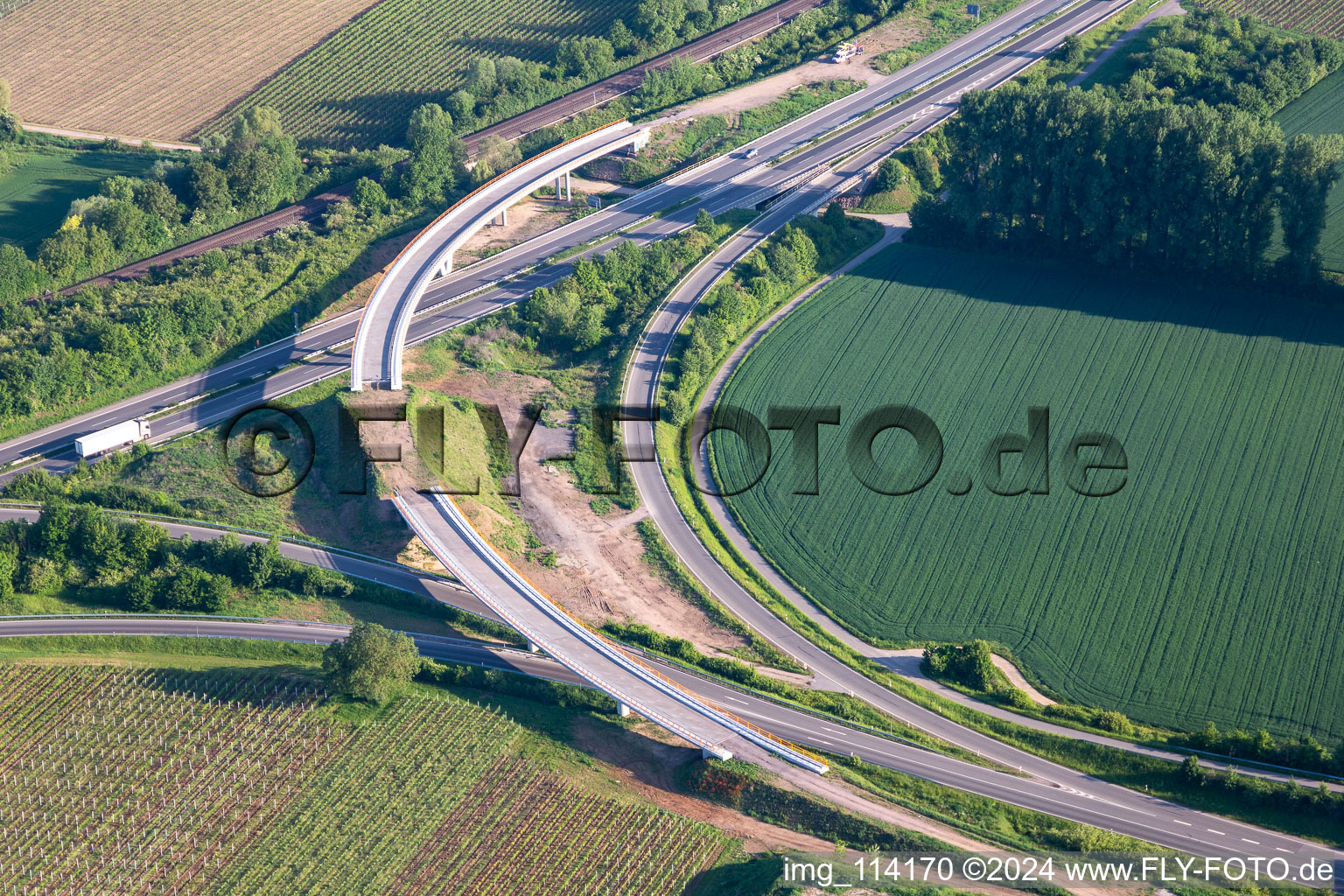 Vue aérienne de Sortie A65 Landau Nord pour la construction d'un nouveau pont à le quartier Dammheim in Landau in der Pfalz dans le département Rhénanie-Palatinat, Allemagne