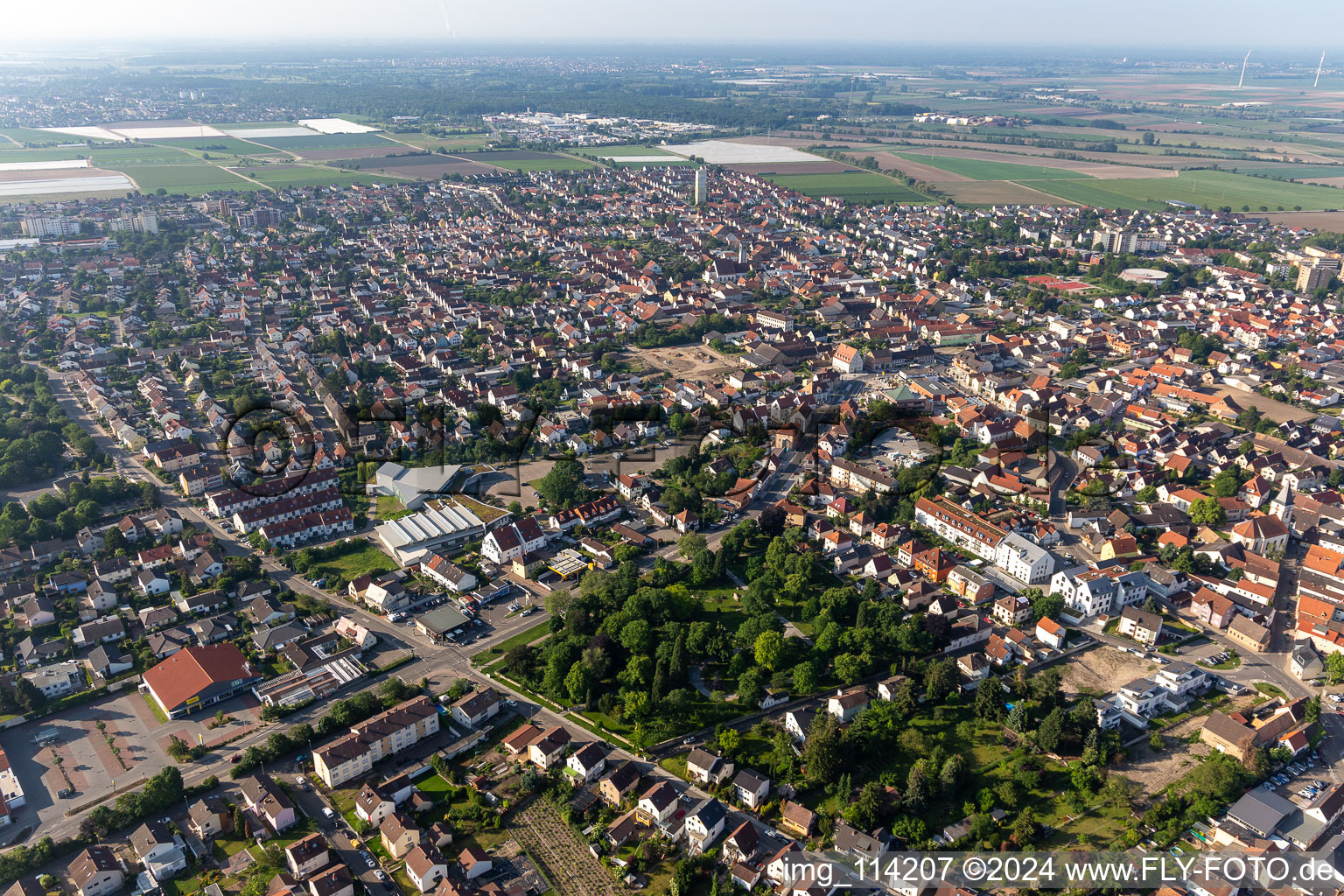 Photographie aérienne de Mutterstadt dans le département Rhénanie-Palatinat, Allemagne