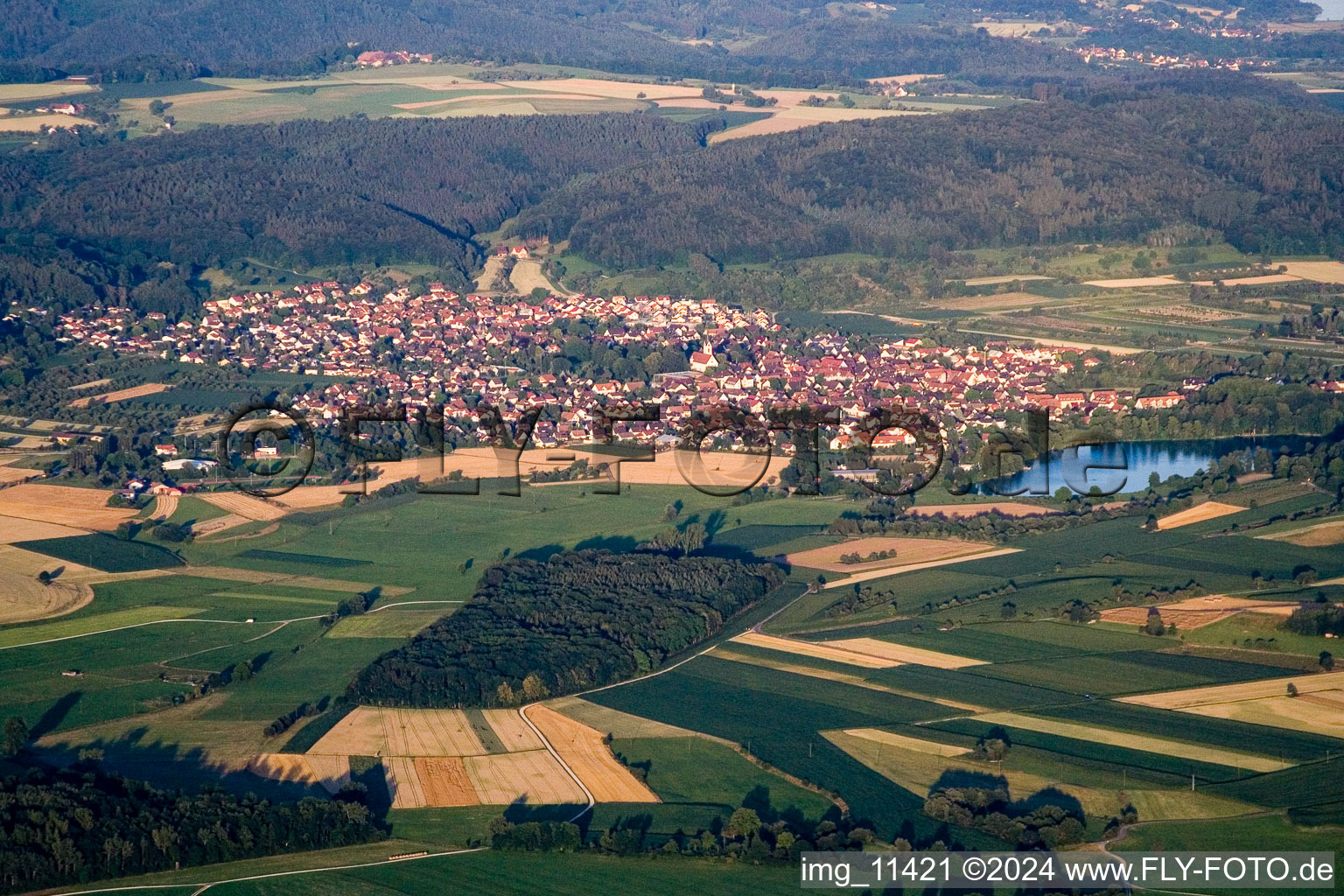 Vue aérienne de Volkertshausen dans le département Bade-Wurtemberg, Allemagne