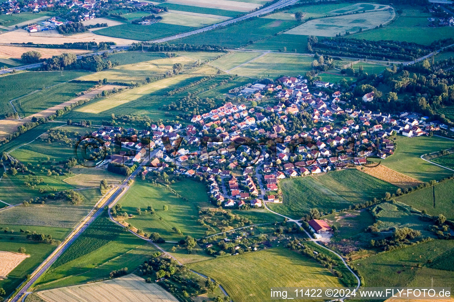 Vue aérienne de Volkertshausen dans le département Bade-Wurtemberg, Allemagne