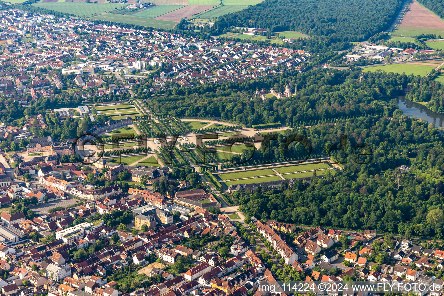 Vue aérienne de Jardin du château à Schwetzingen dans le département Bade-Wurtemberg, Allemagne