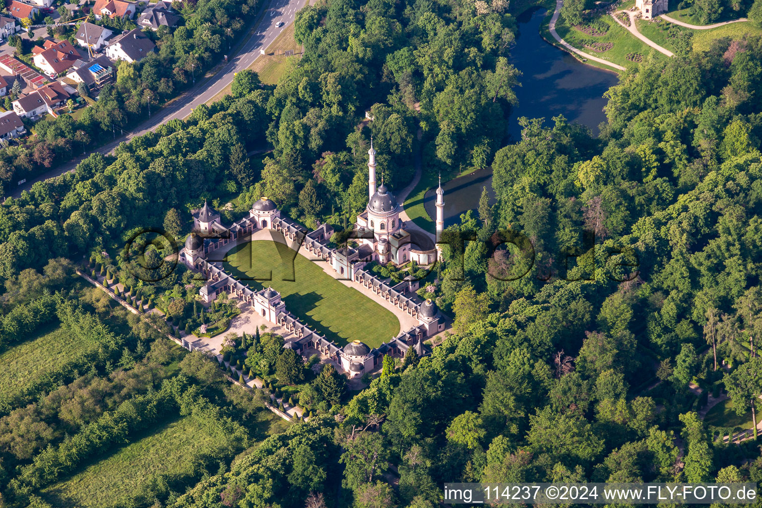 Vue aérienne de Mosquée dans le jardin du château de Schwetzingen à Schwetzingen dans le département Bade-Wurtemberg, Allemagne