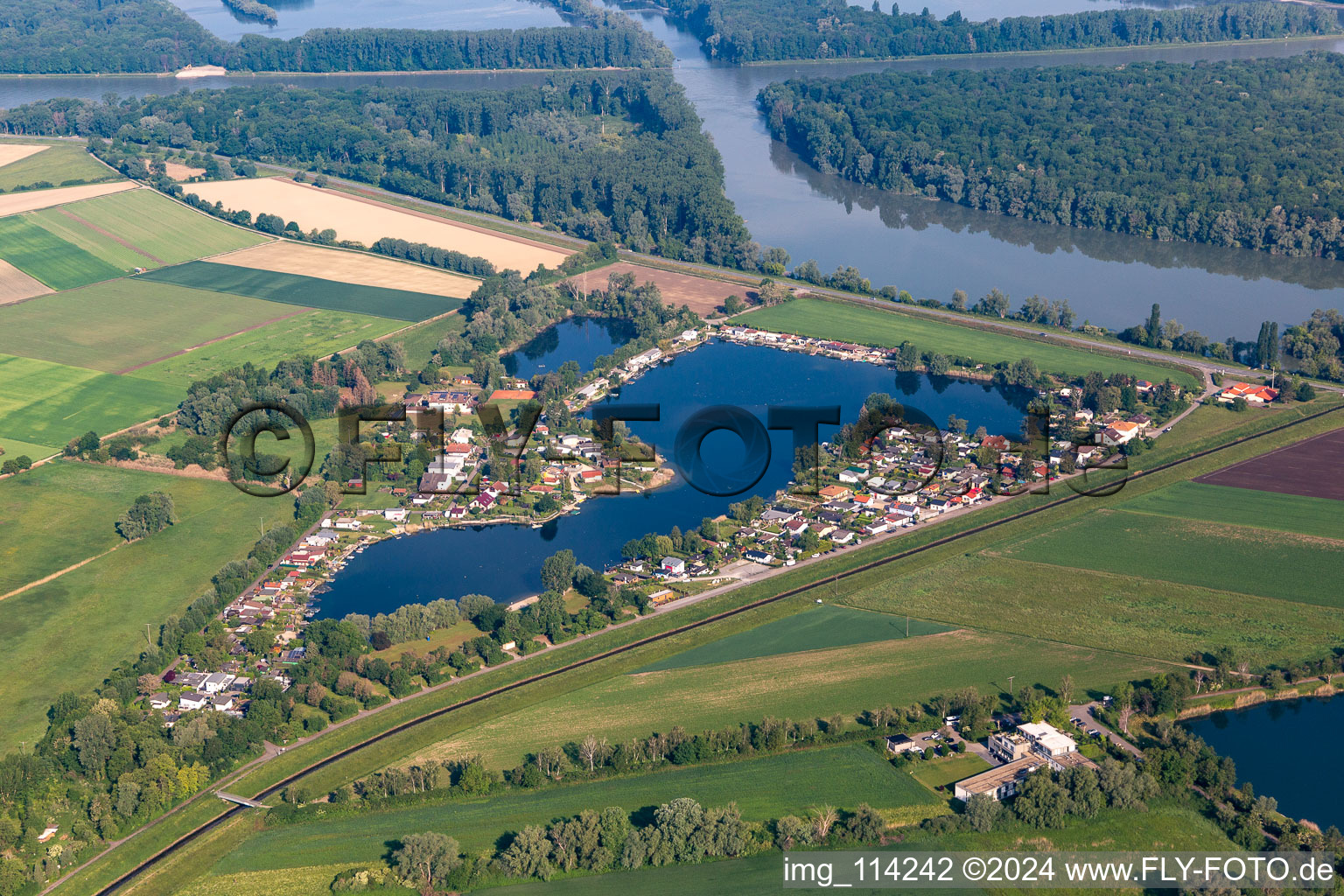 Vue aérienne de Lac Hohewiesense à Ketsch dans le département Bade-Wurtemberg, Allemagne