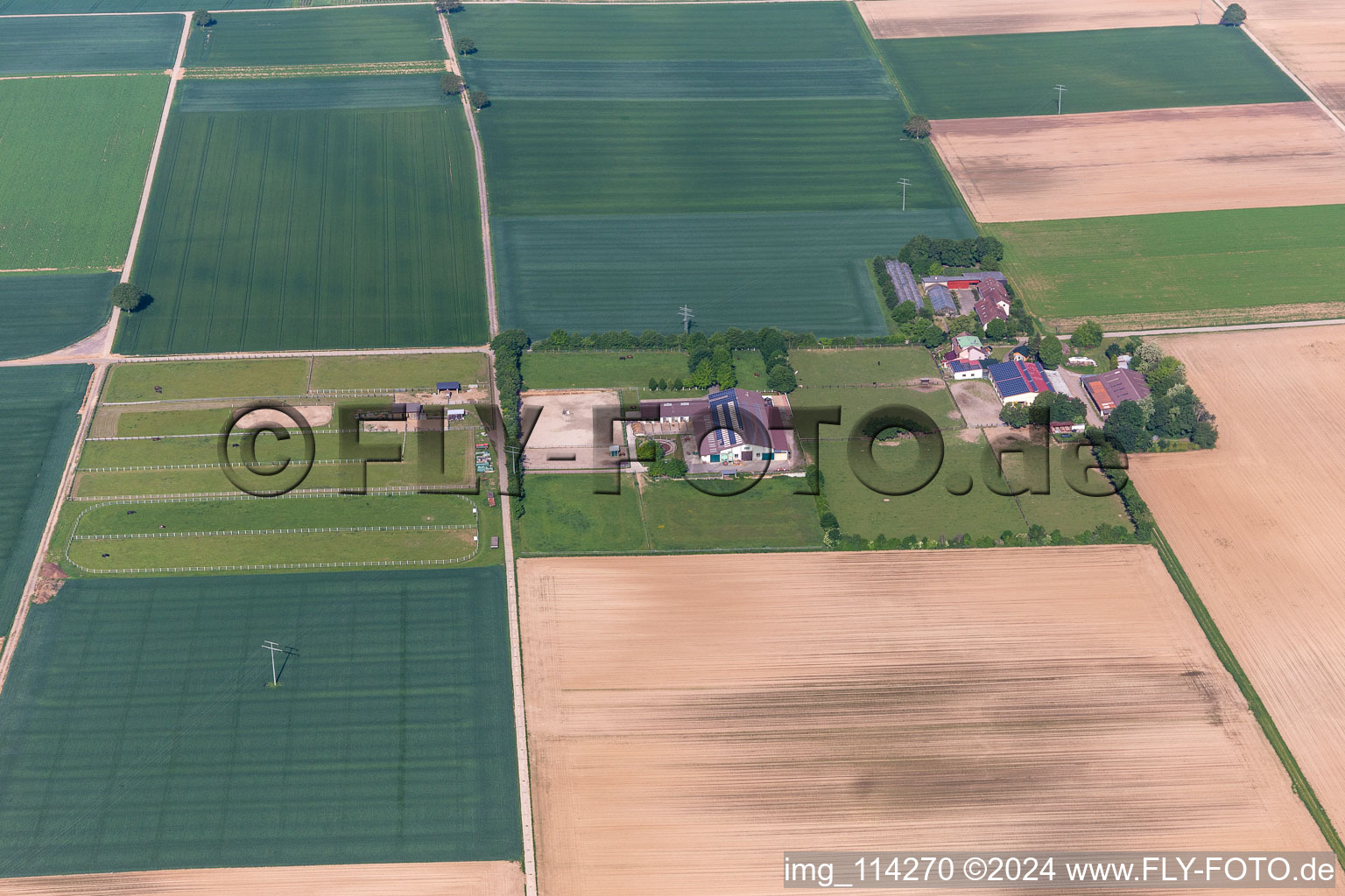 Vue aérienne de Rosenhof, Eichenhof à le quartier Ottersheim in Ottersheim bei Landau dans le département Rhénanie-Palatinat, Allemagne