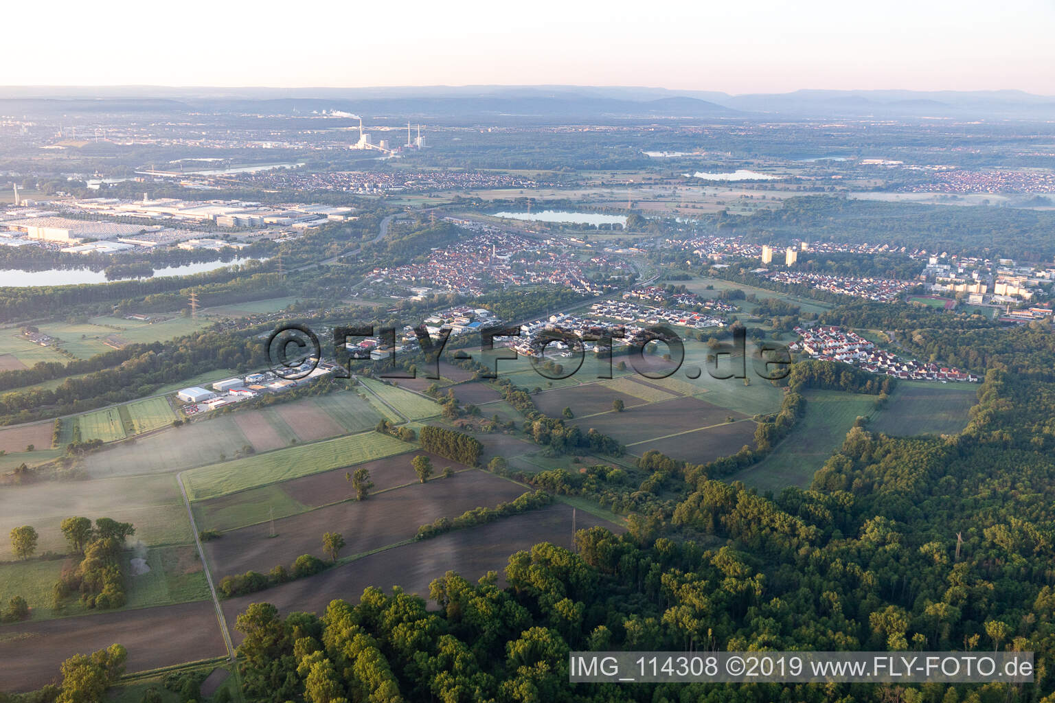 Jockgrim dans le département Rhénanie-Palatinat, Allemagne depuis l'avion