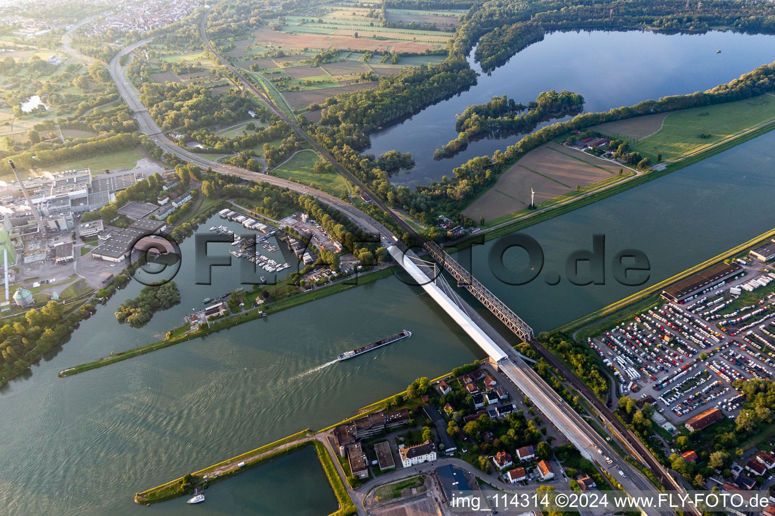 Vue aérienne de Amélioration du pont sur le Rhin à Wörth am Rhein dans le département Rhénanie-Palatinat, Allemagne