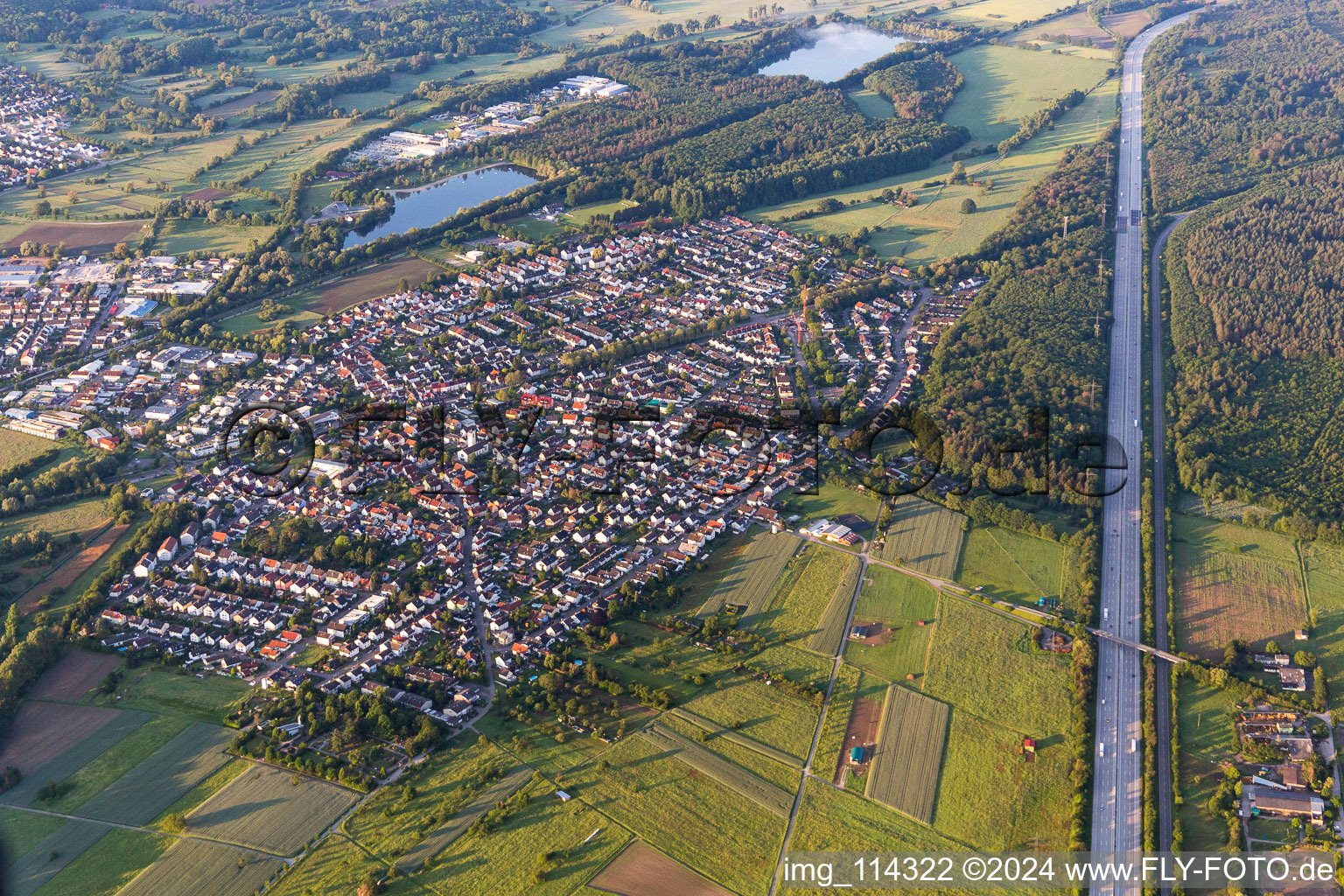 Vue oblique de Quartier Bruchhausen in Ettlingen dans le département Bade-Wurtemberg, Allemagne