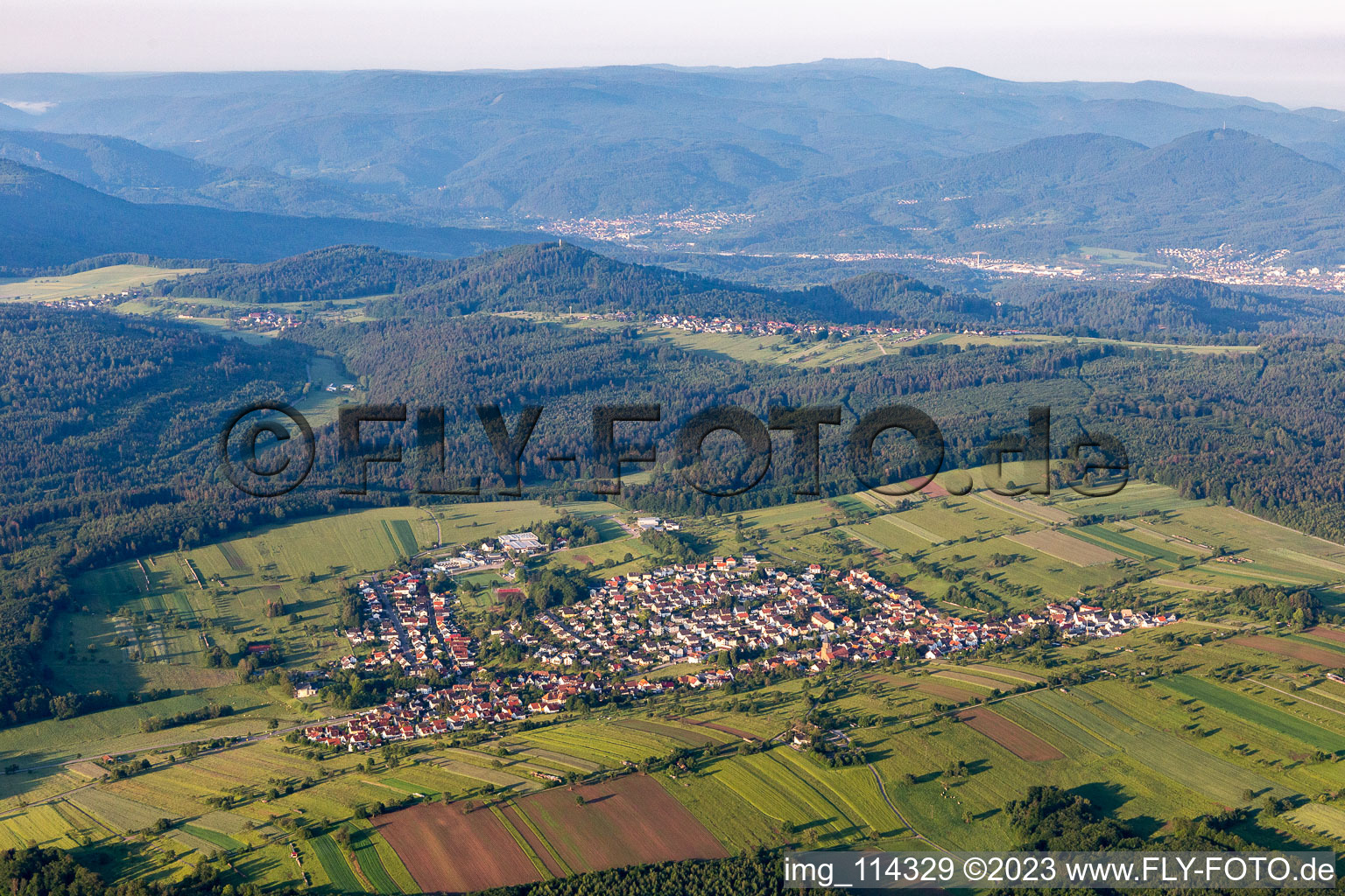 Vue aérienne de Quartier Völkersbach in Malsch dans le département Bade-Wurtemberg, Allemagne