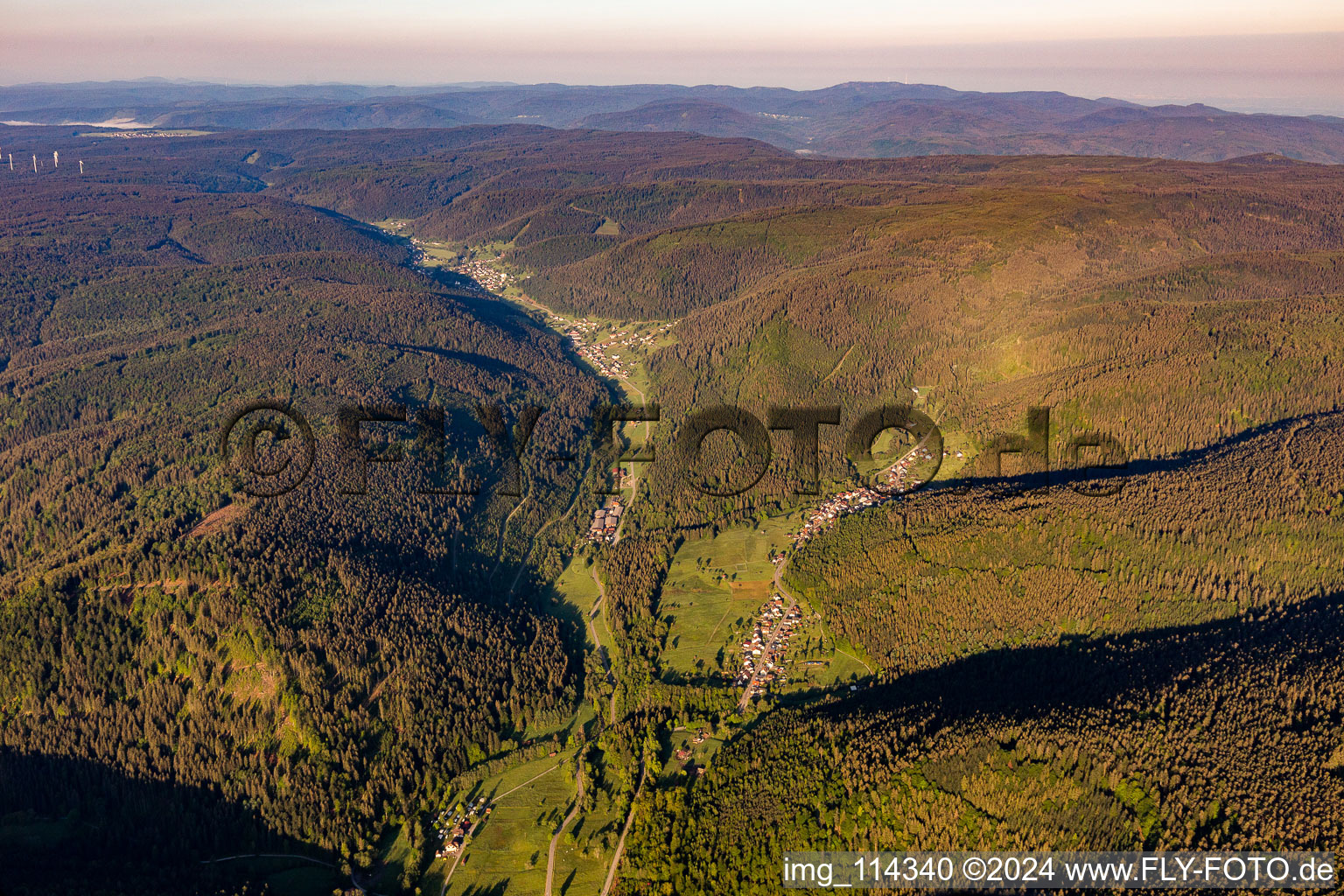 Vue aérienne de Enzklösterle dans le département Bade-Wurtemberg, Allemagne